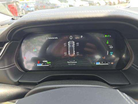 JEEP 4XE OVERLAND - 9