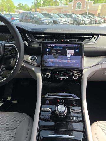 JEEP 4XE OVERLAND - 10