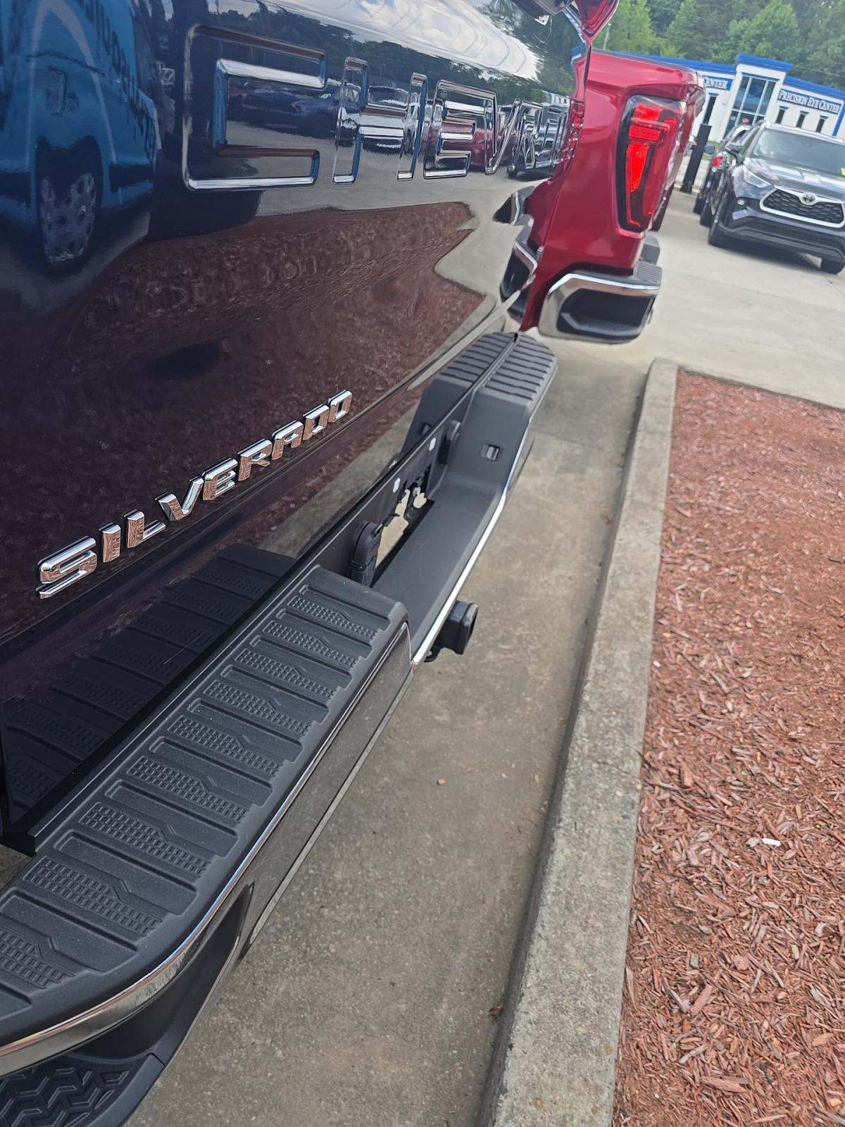 2023 Chevrolet Silverado 1500 LT AWD