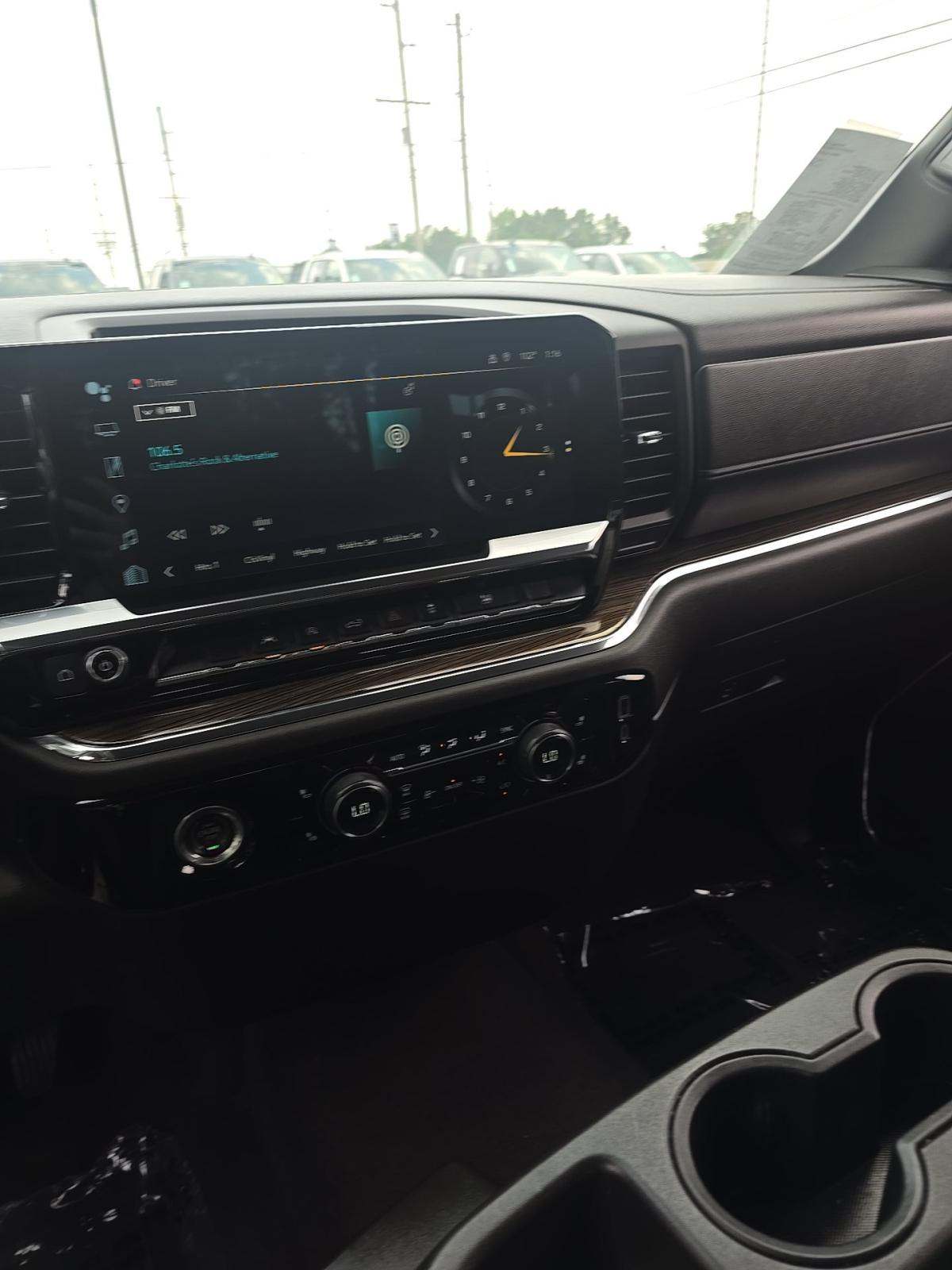 2023 Chevrolet Silverado 1500 LT AWD