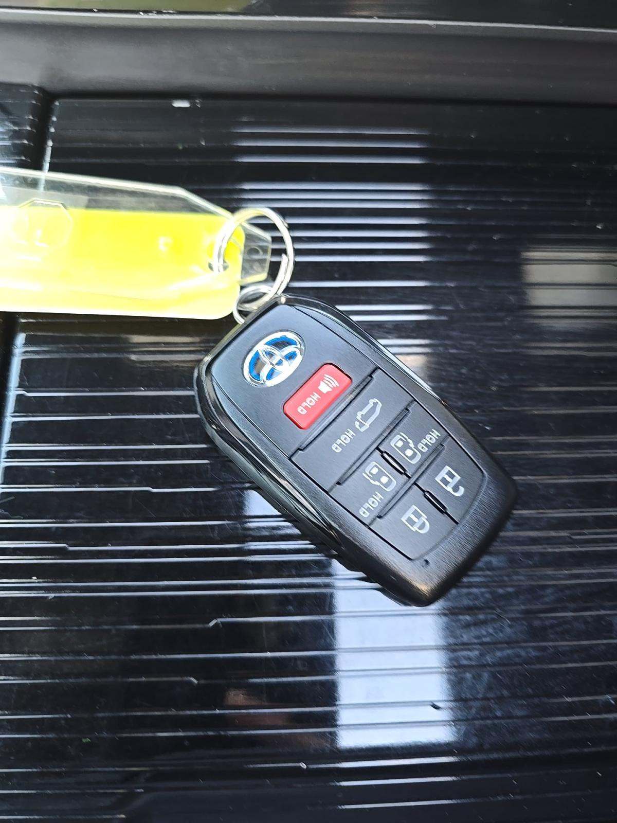 2025 Toyota Sienna XSE FWD