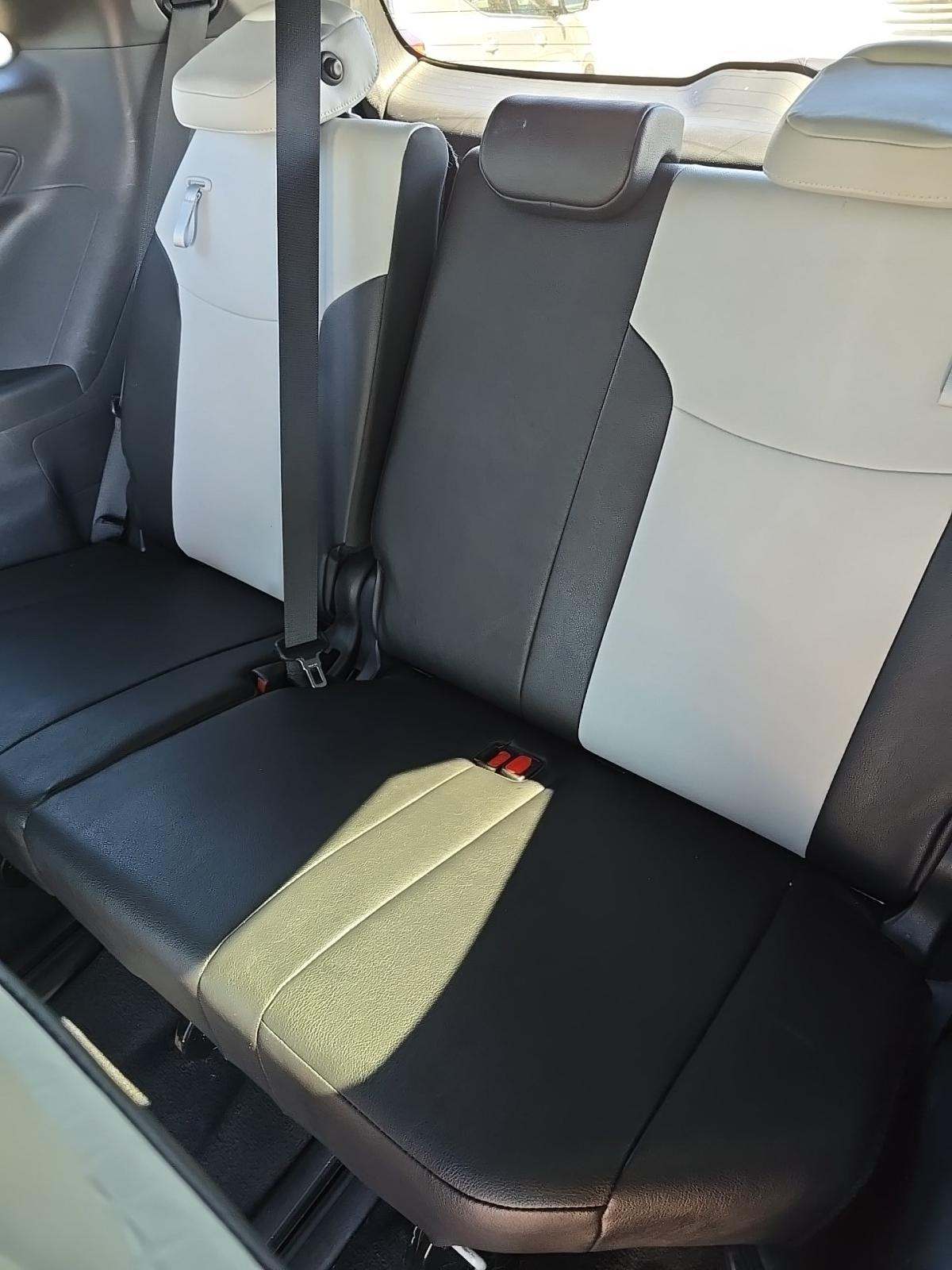 2025 Toyota Sienna XSE FWD