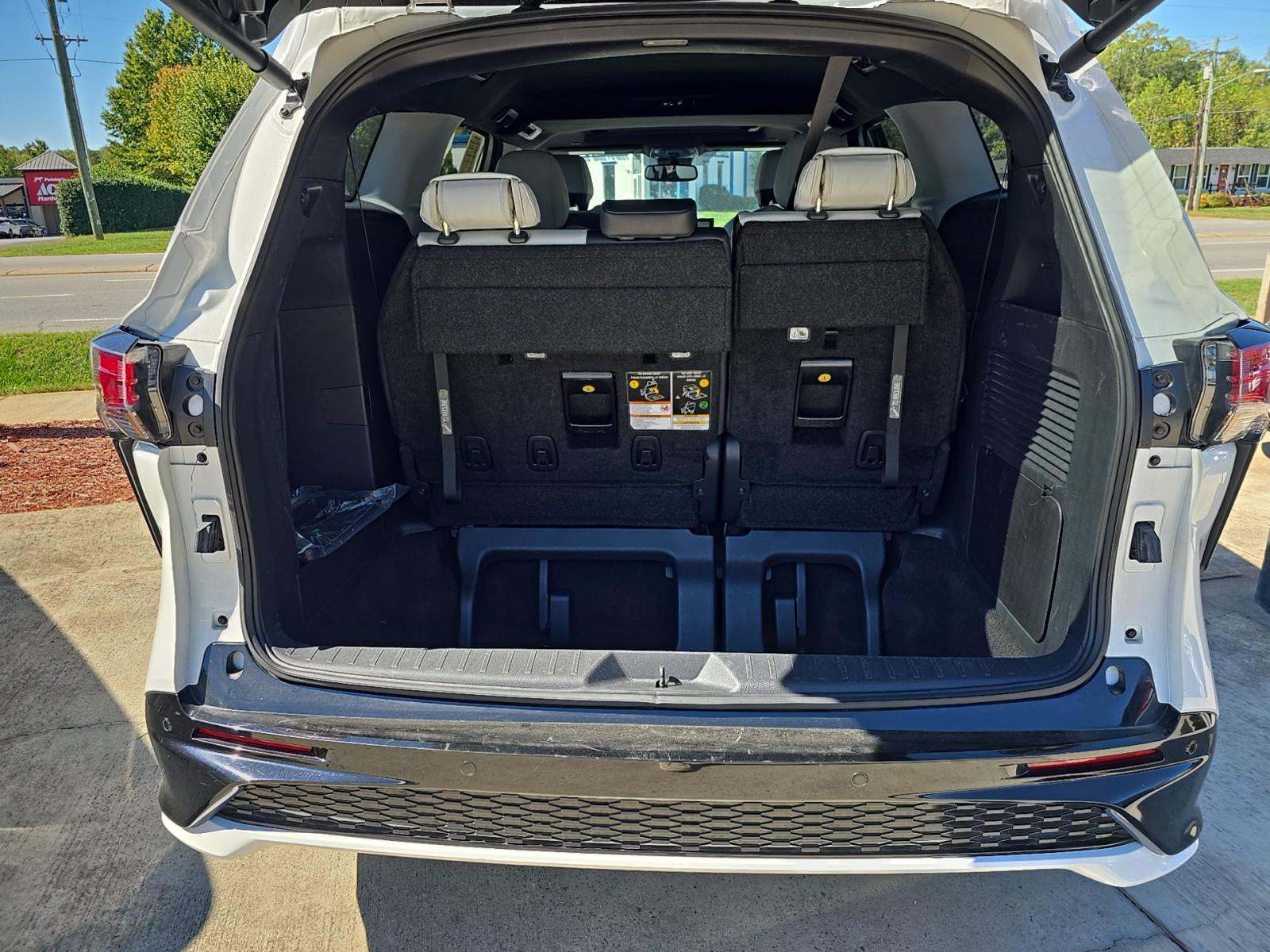 2025 Toyota Sienna XSE FWD