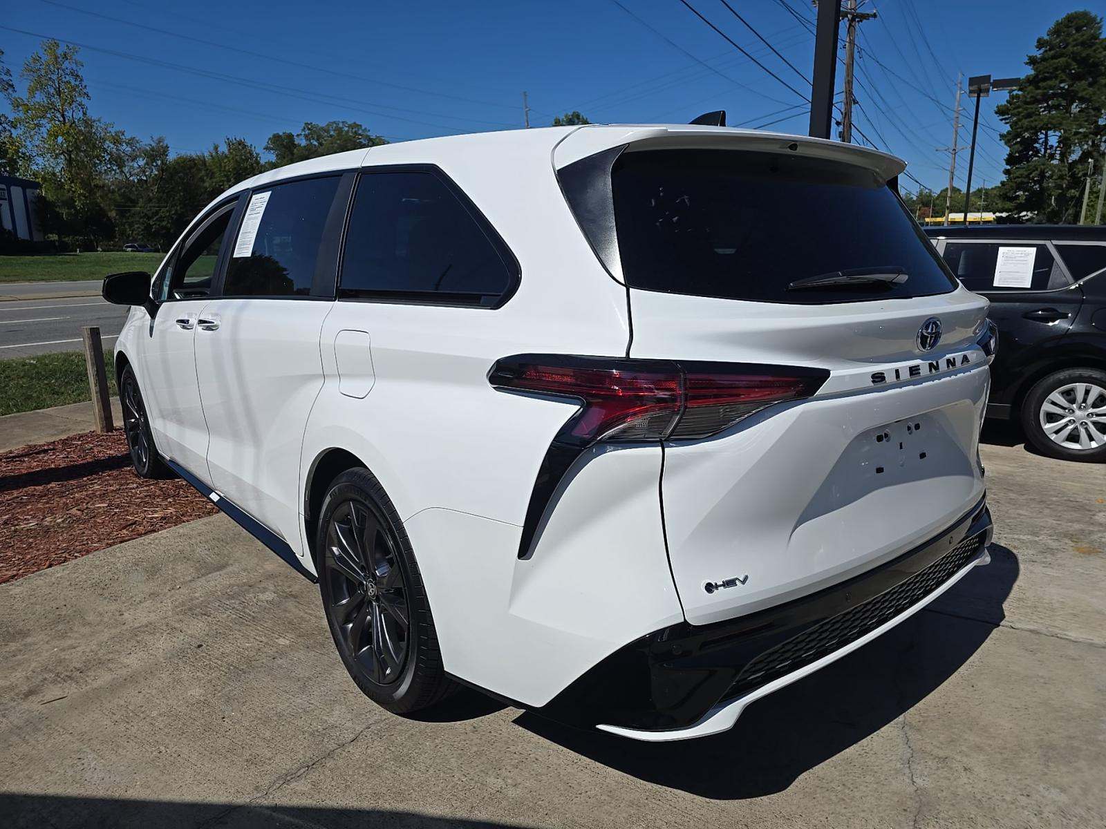 2025 Toyota Sienna XSE FWD