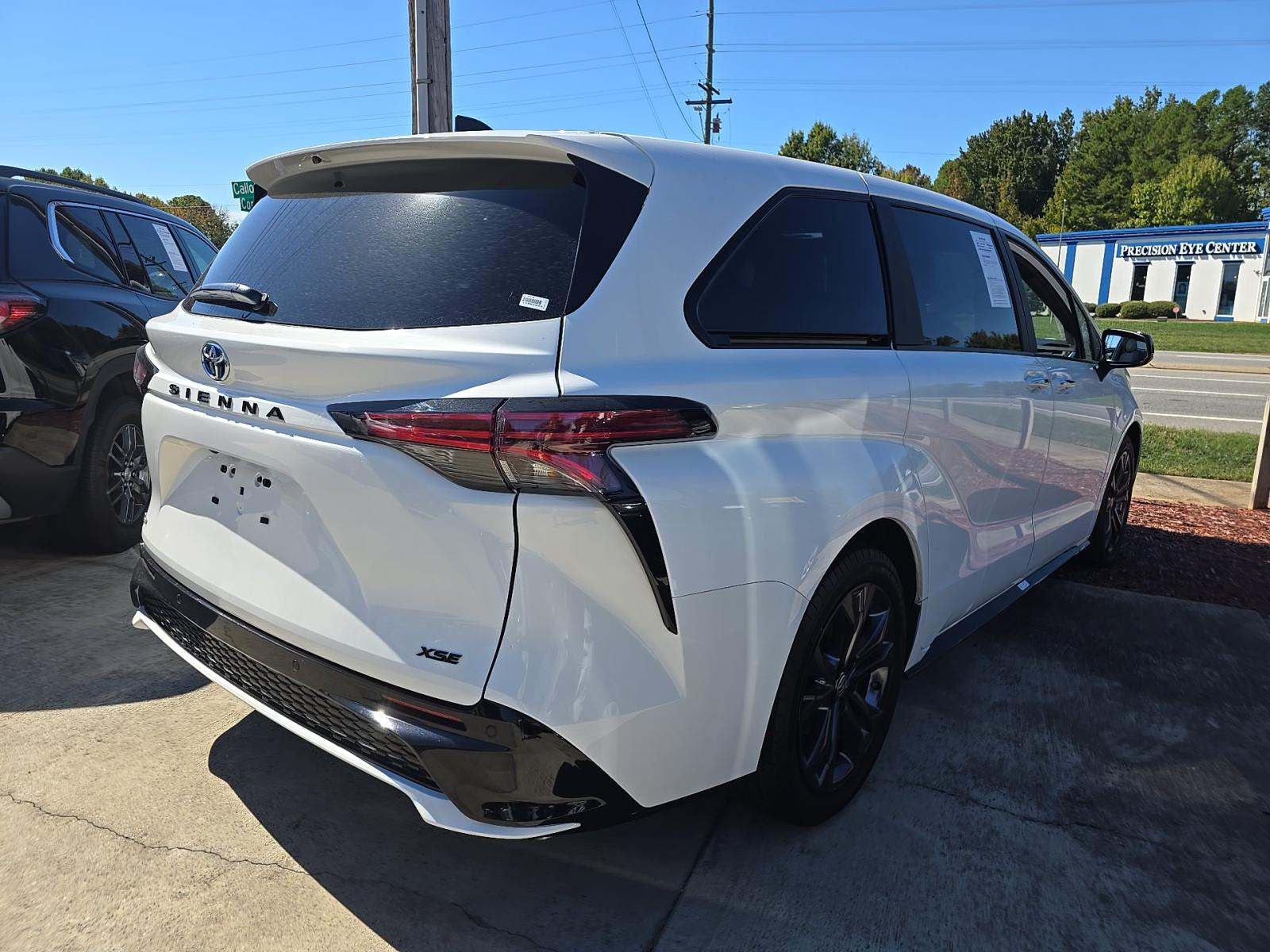 2025 Toyota Sienna XSE FWD
