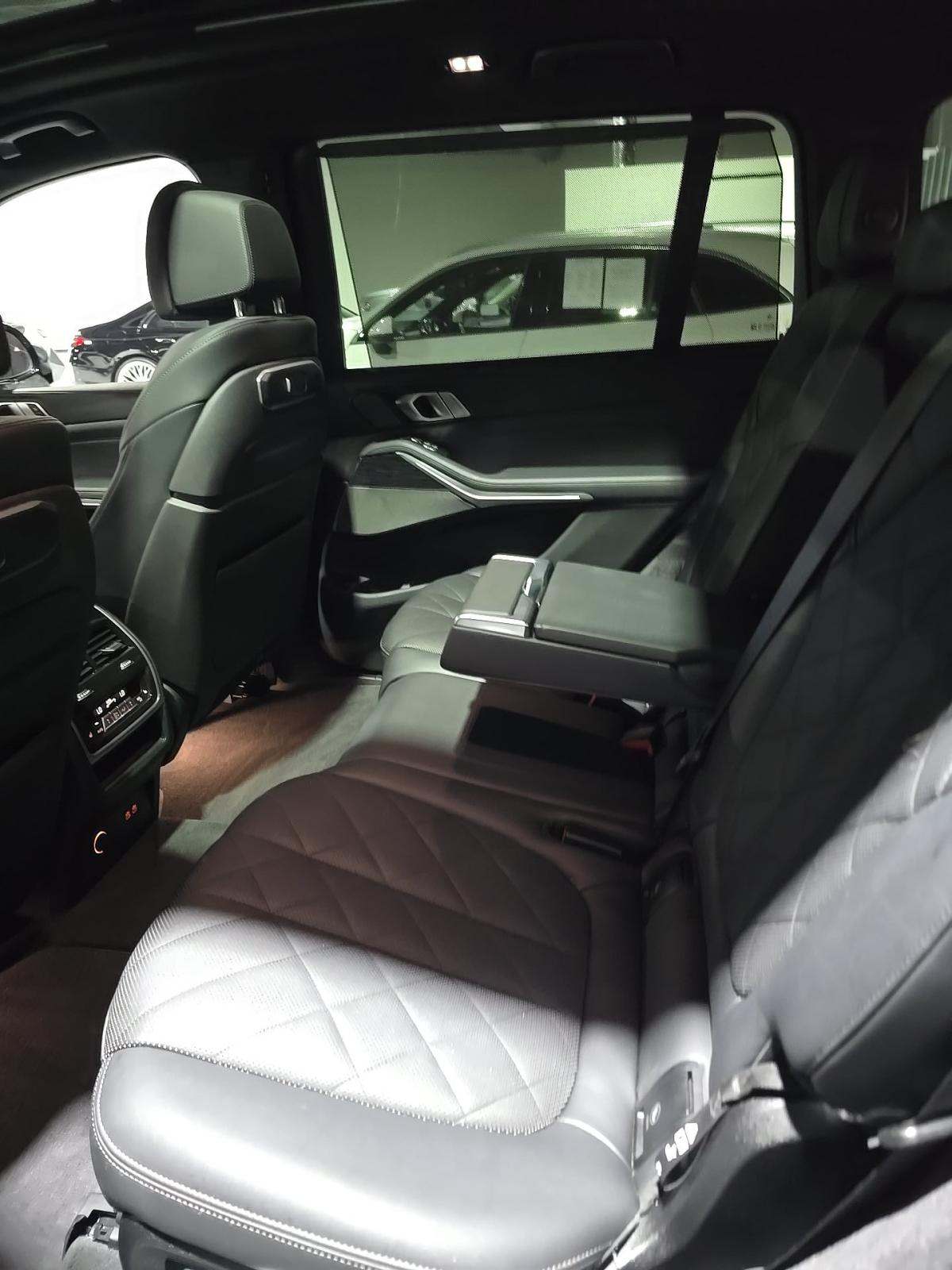2023 BMW X7 xDrive40i AWD