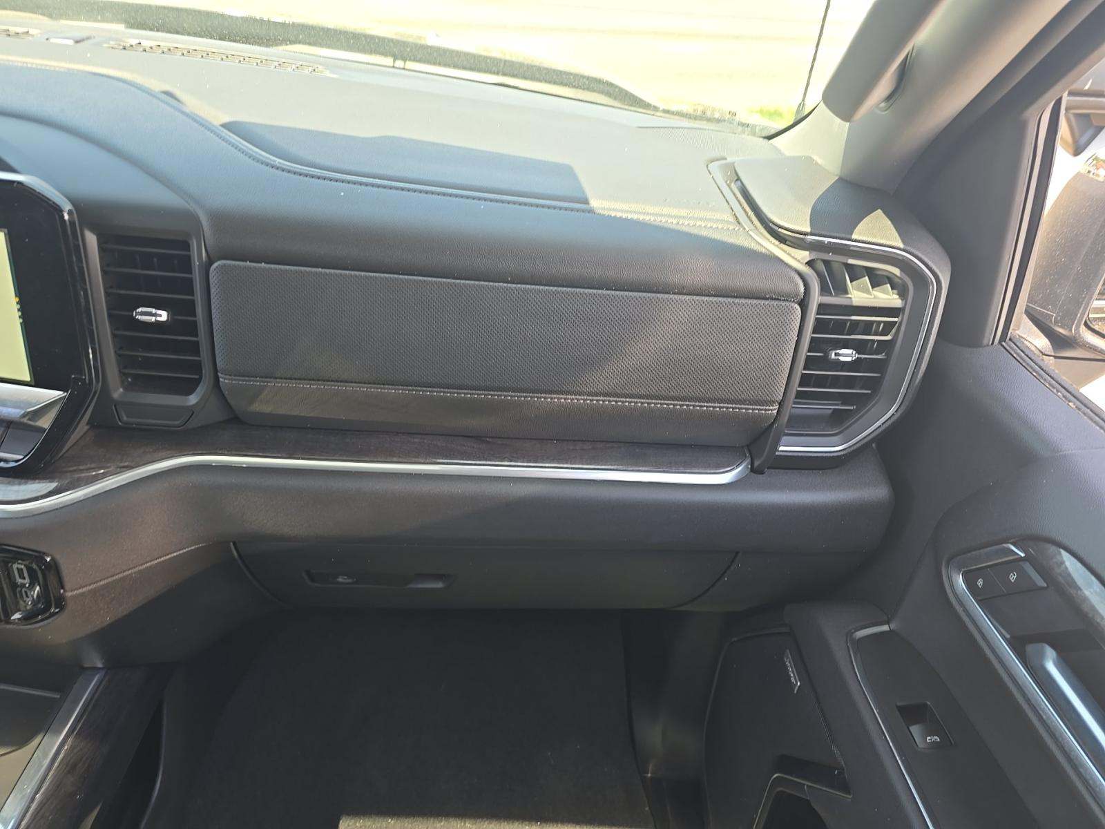 2025 Chevrolet Silverado 1500 LTZ AWD