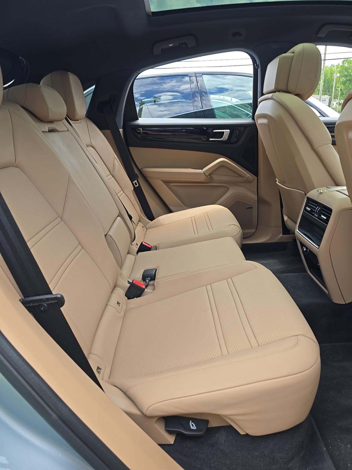 2022 Porsche Cayenne Base AWD