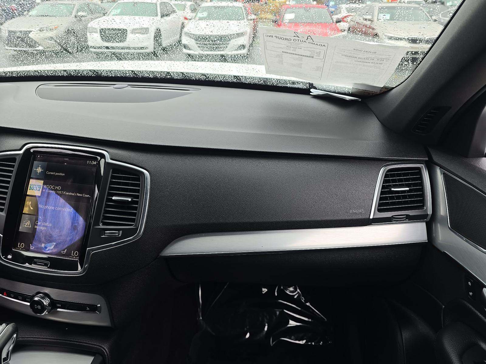 2017 Volvo XC90 T6 Momentum AWD