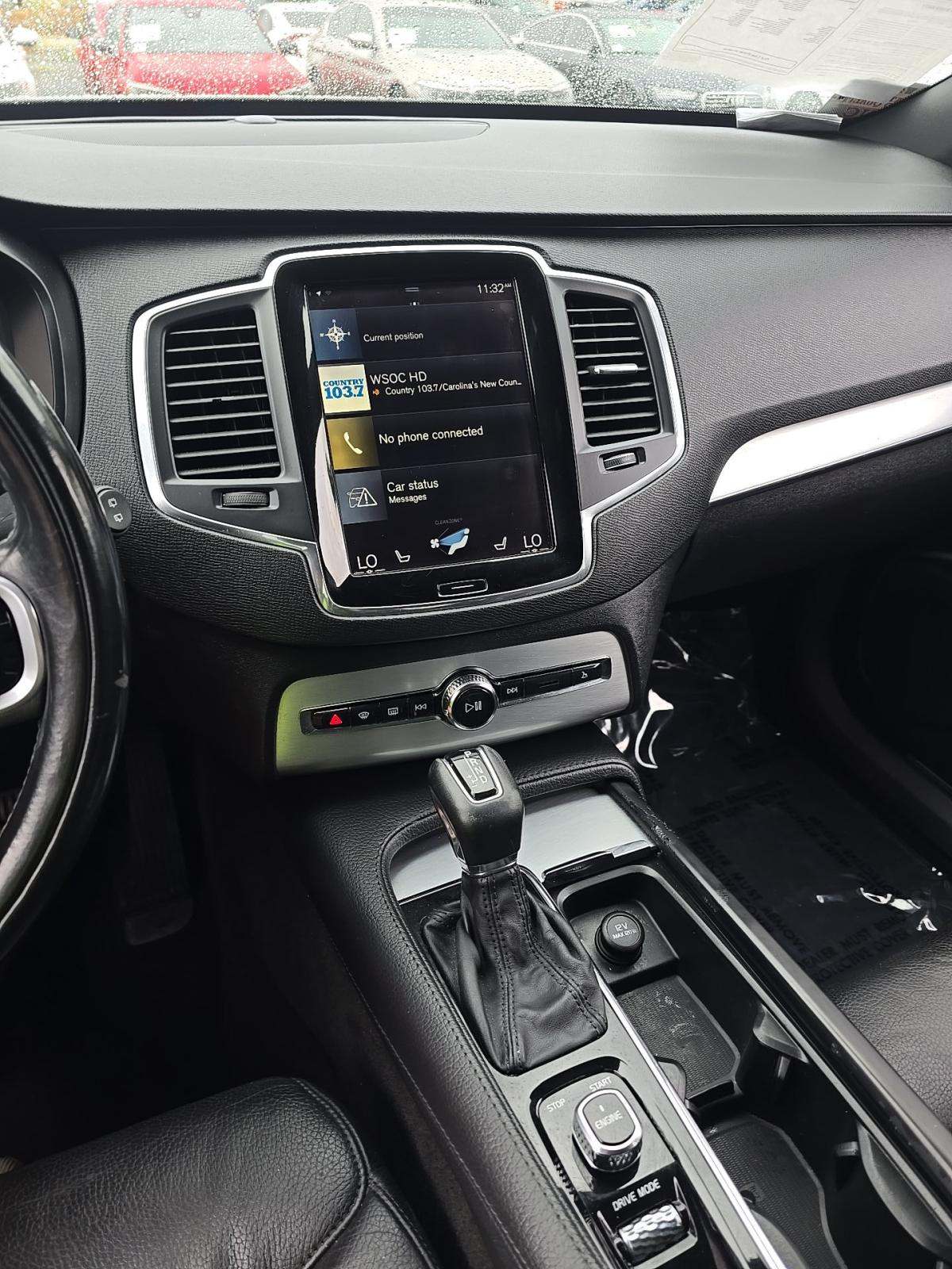 2017 Volvo XC90 T6 Momentum AWD