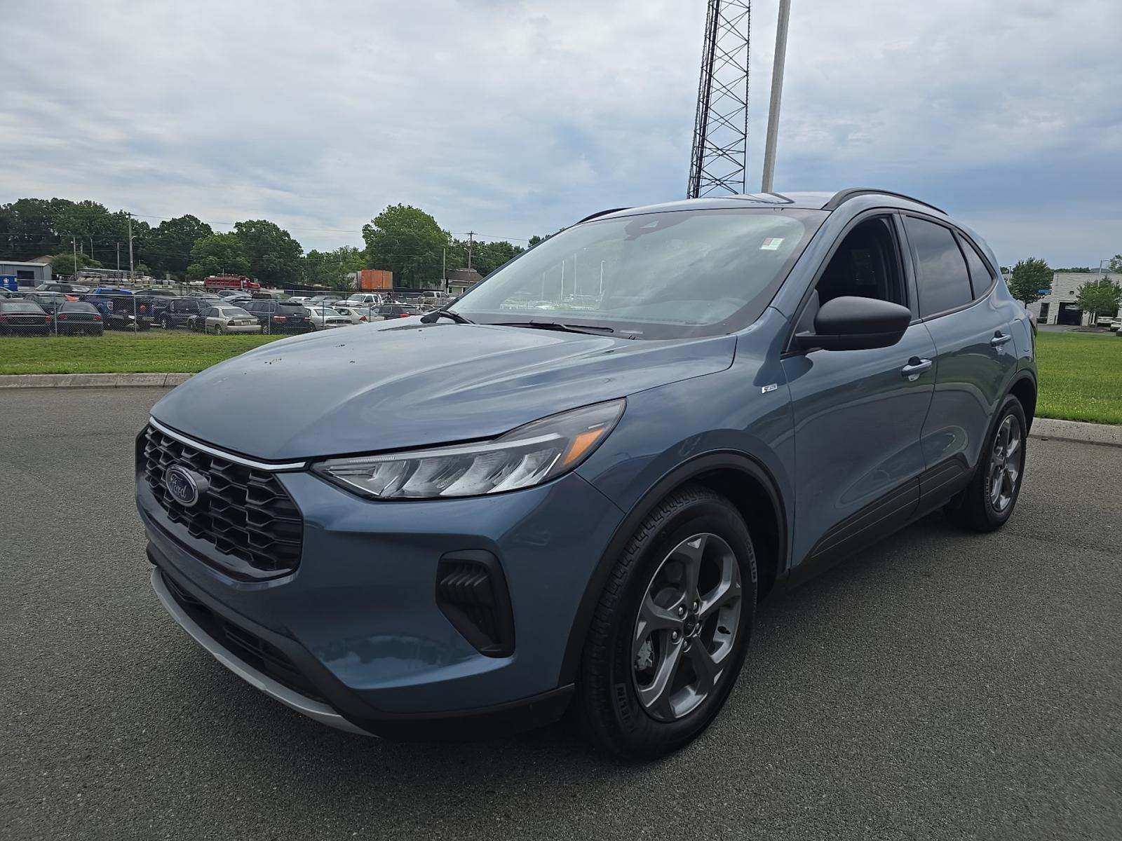 FORD ESCAPE - 1