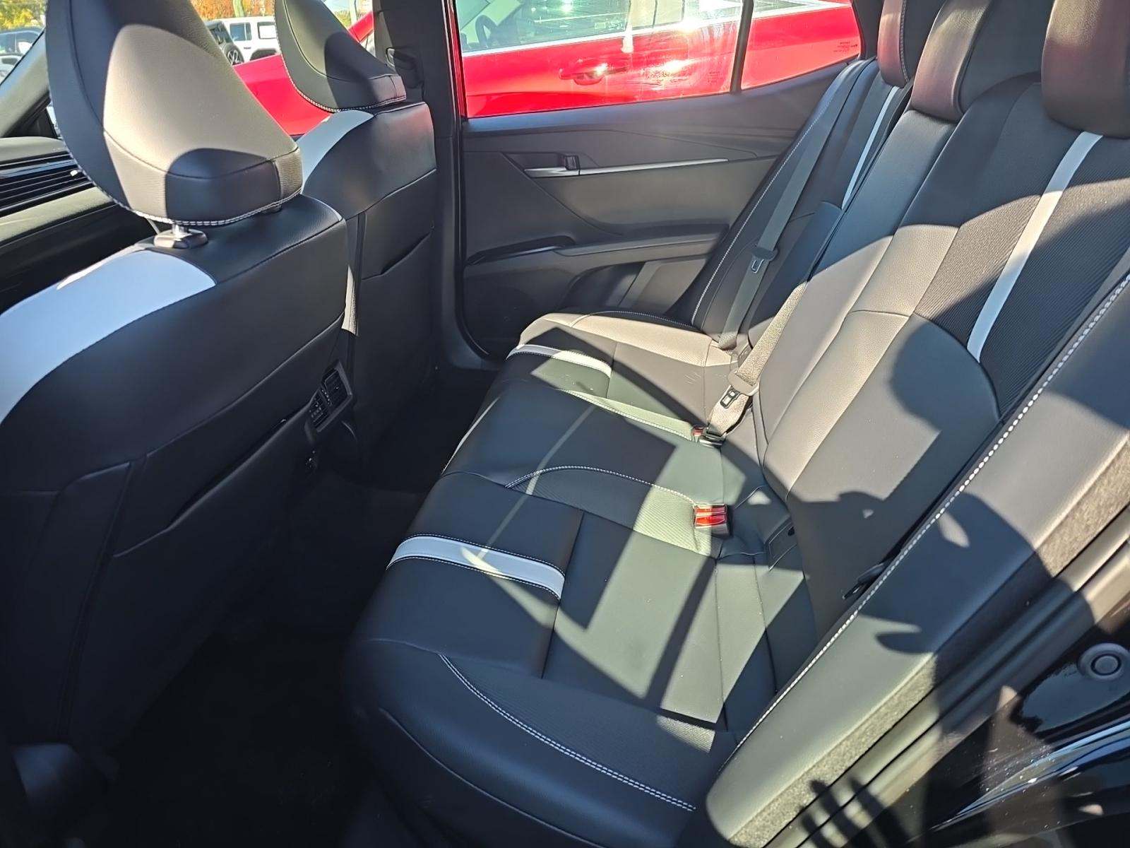 2025 Toyota Camry SE FWD