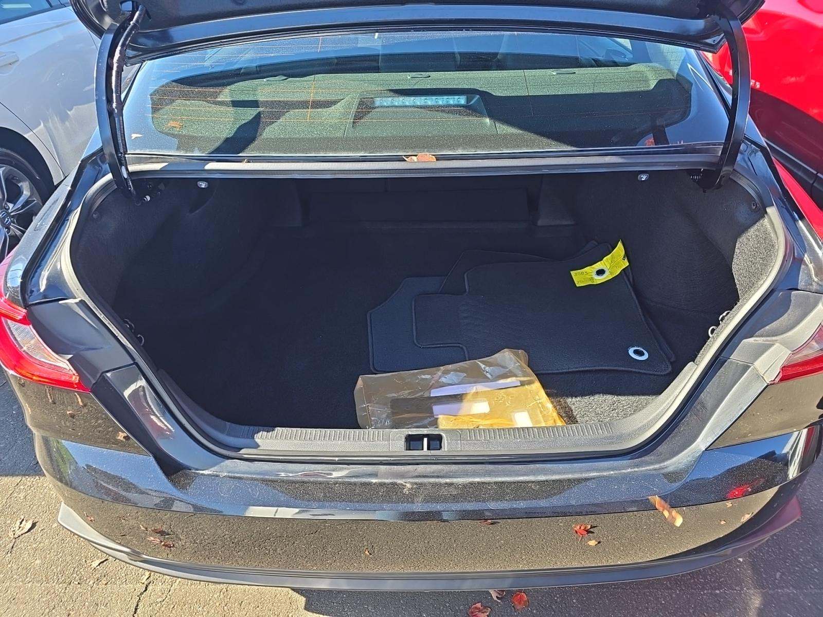 2025 Toyota Camry SE FWD