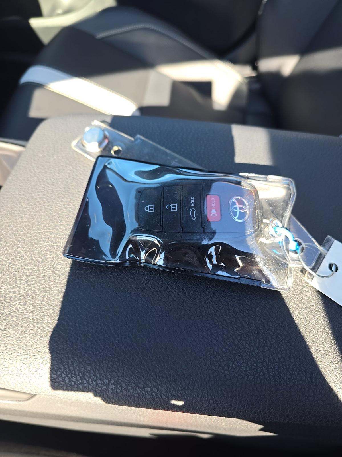 2025 Toyota Camry SE FWD