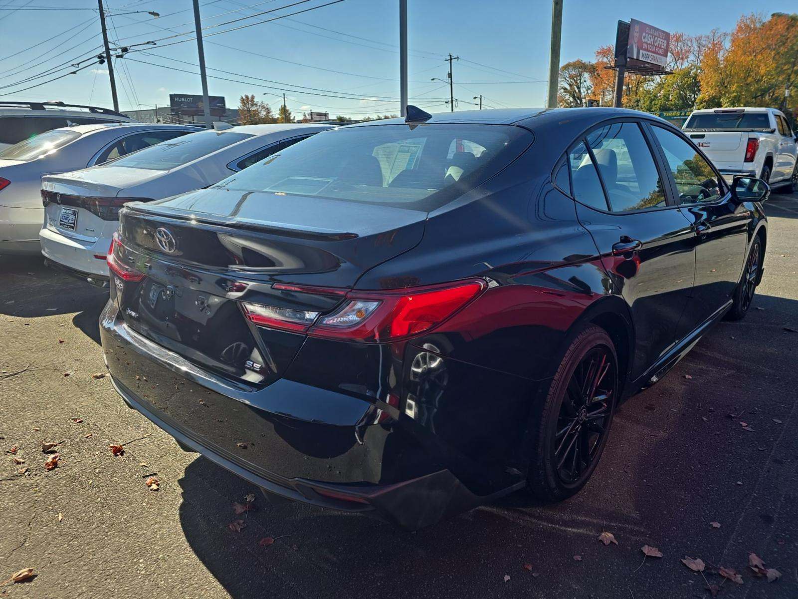2025 Toyota Camry SE FWD