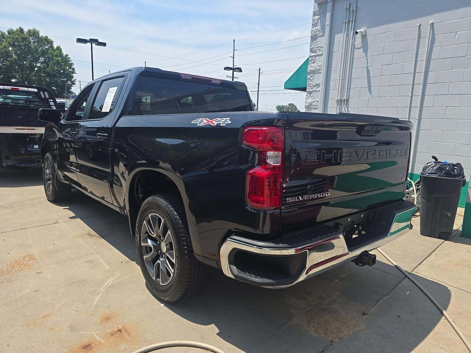 2023 Chevrolet Silverado 1500 LT AWD
