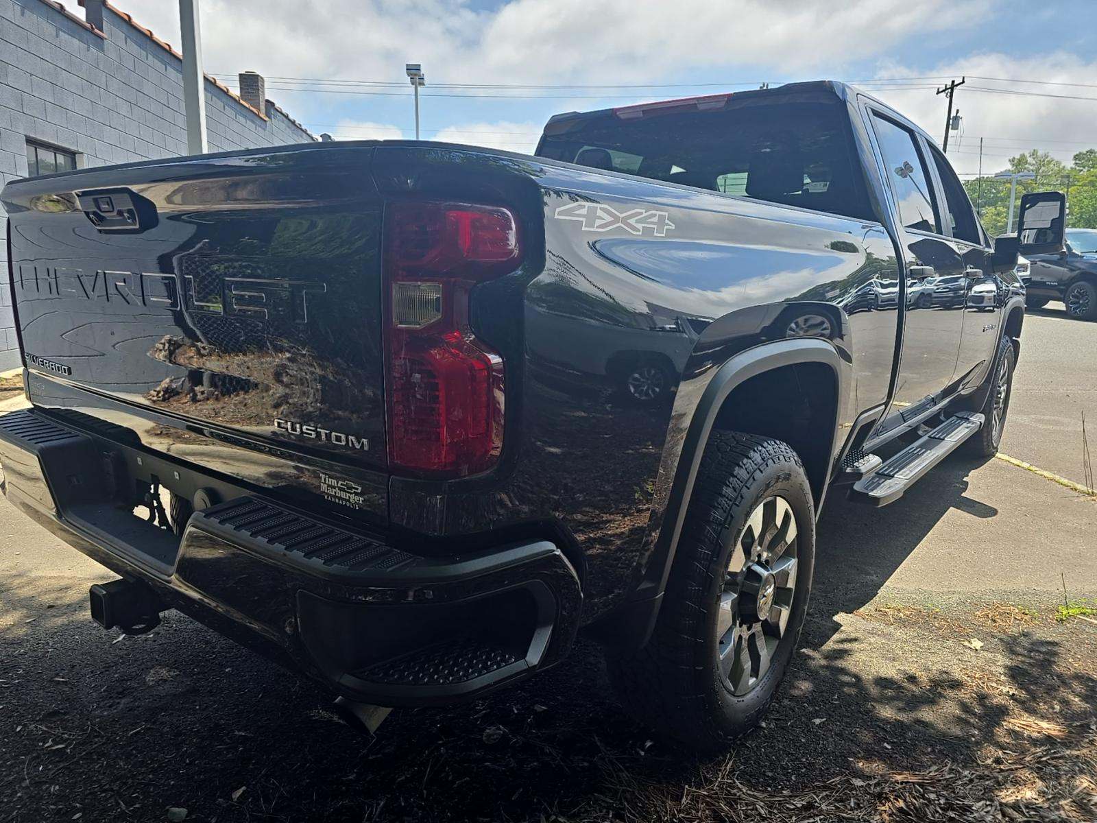2024 Chevrolet Silverado 2500HD Custom AWD