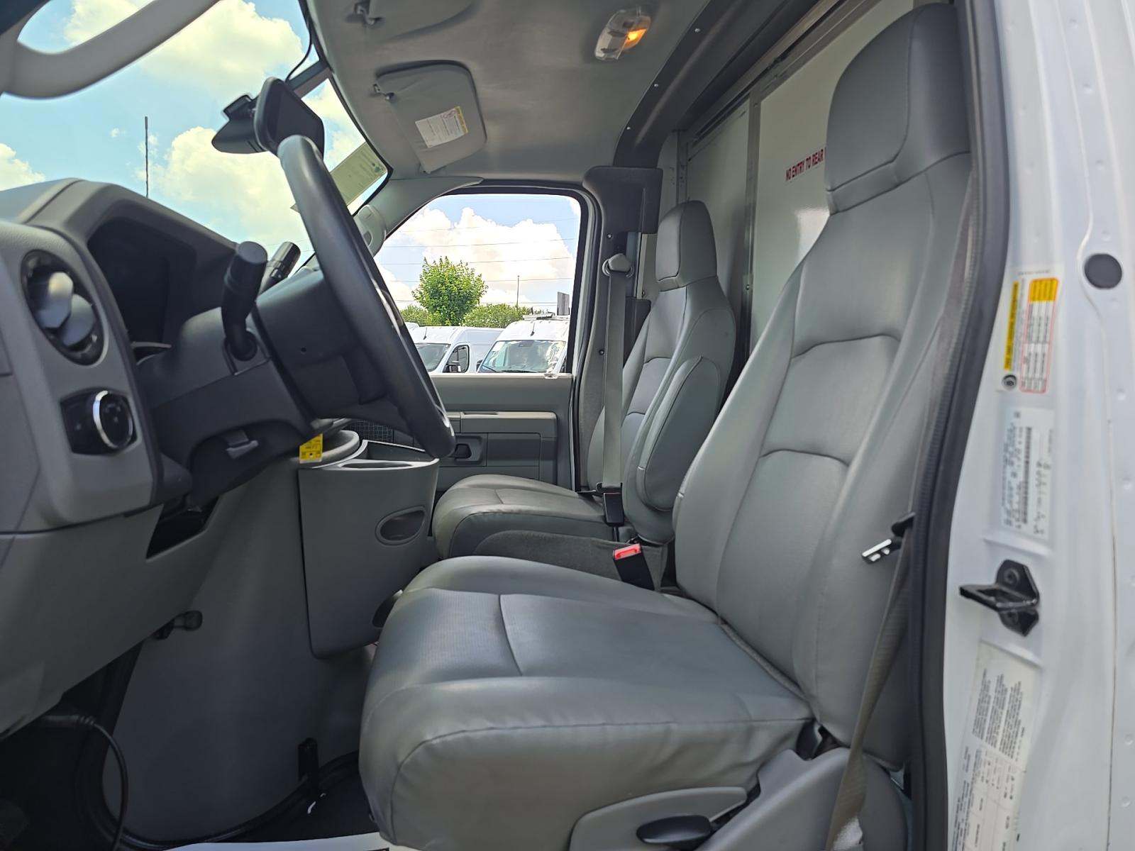 FORD E-350 - 6