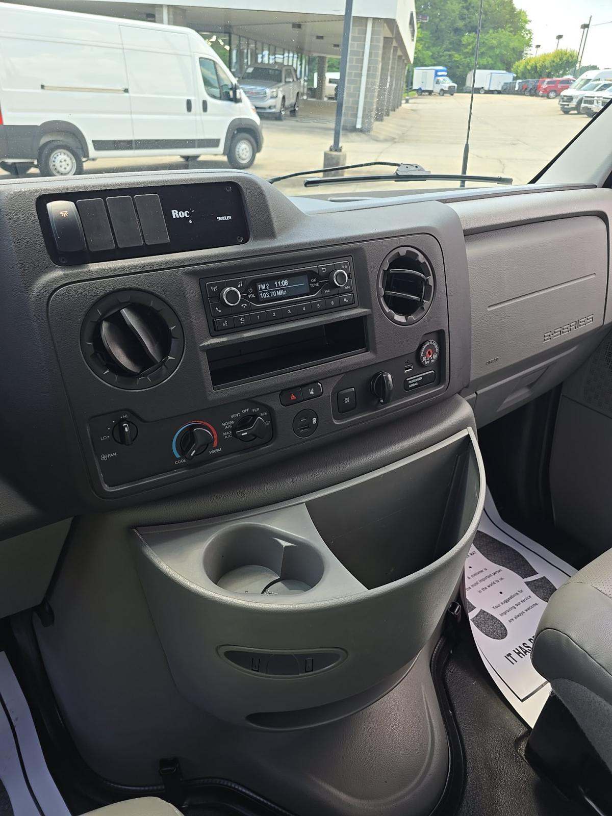 FORD E-350 - 10
