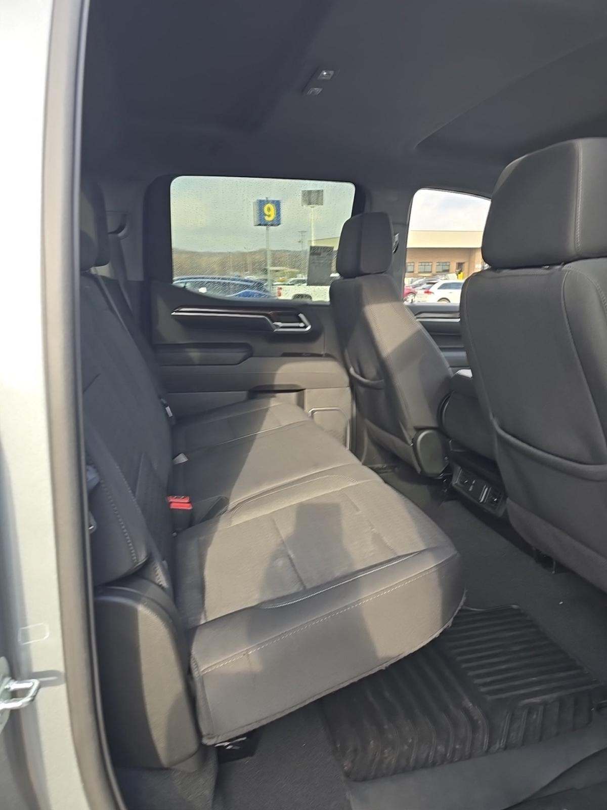 2023 Chevrolet Silverado 1500 LT AWD