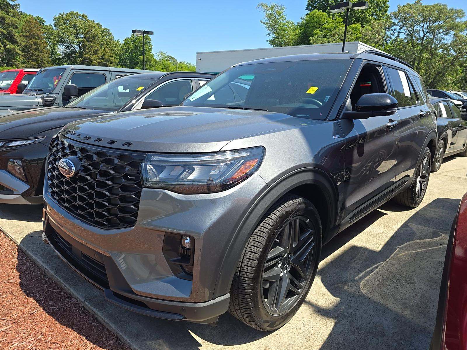2025 Ford Explorer ST-Line AWD