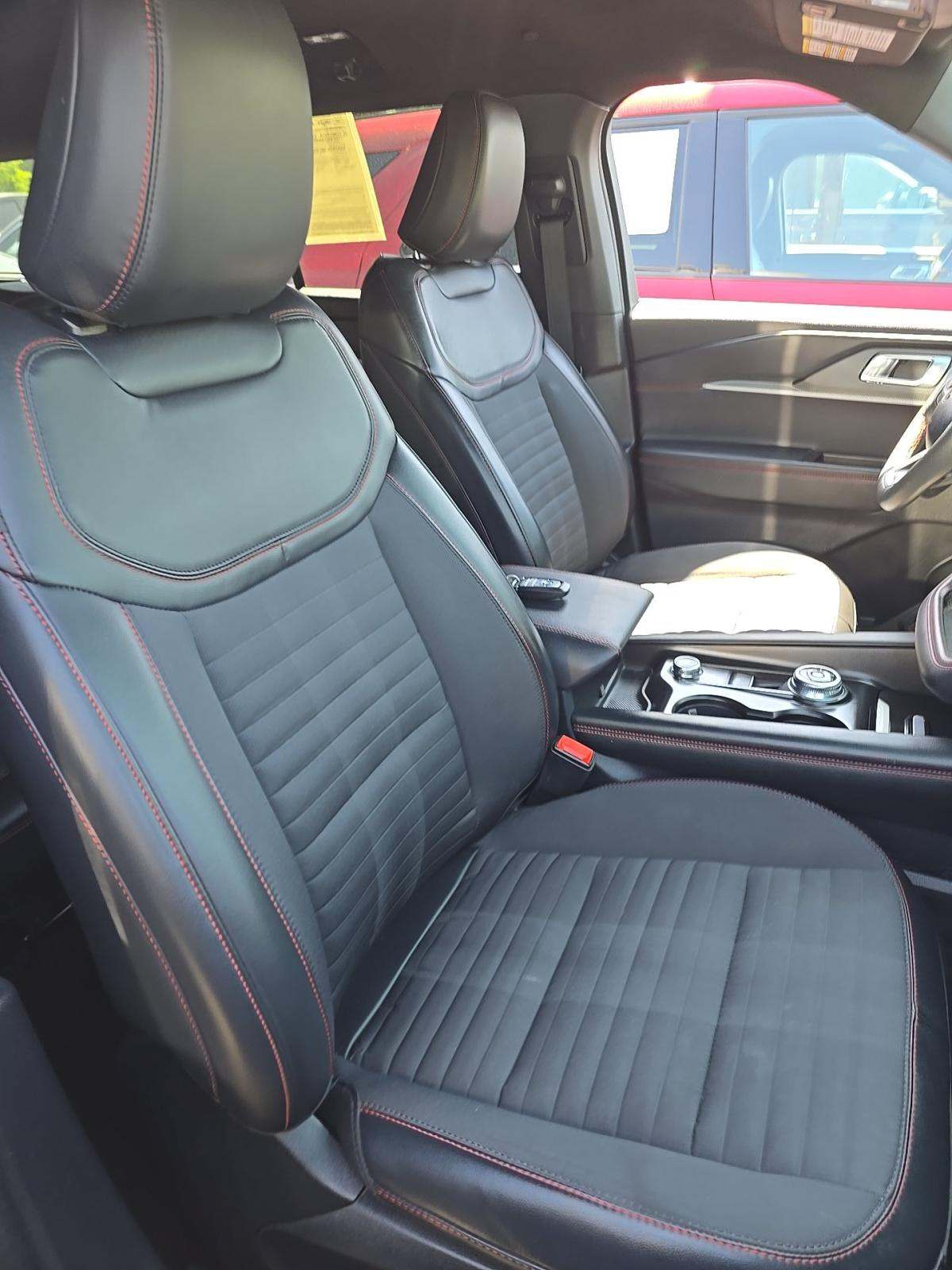 2025 Ford Explorer ST-Line AWD