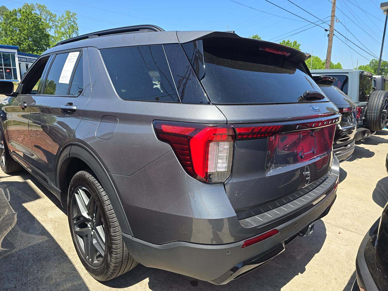 2025 Ford Explorer ST-Line AWD