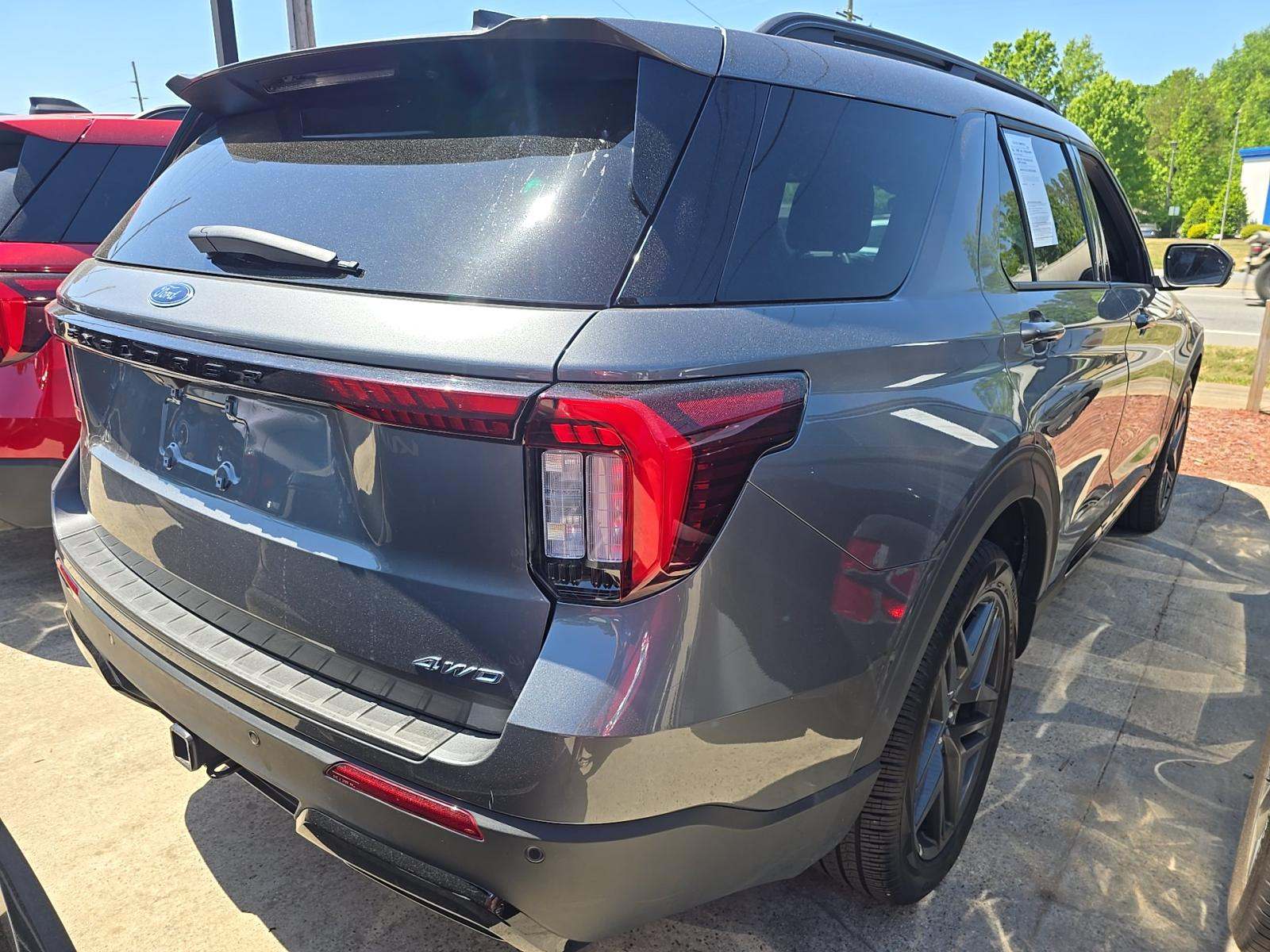 2025 Ford Explorer ST-Line AWD