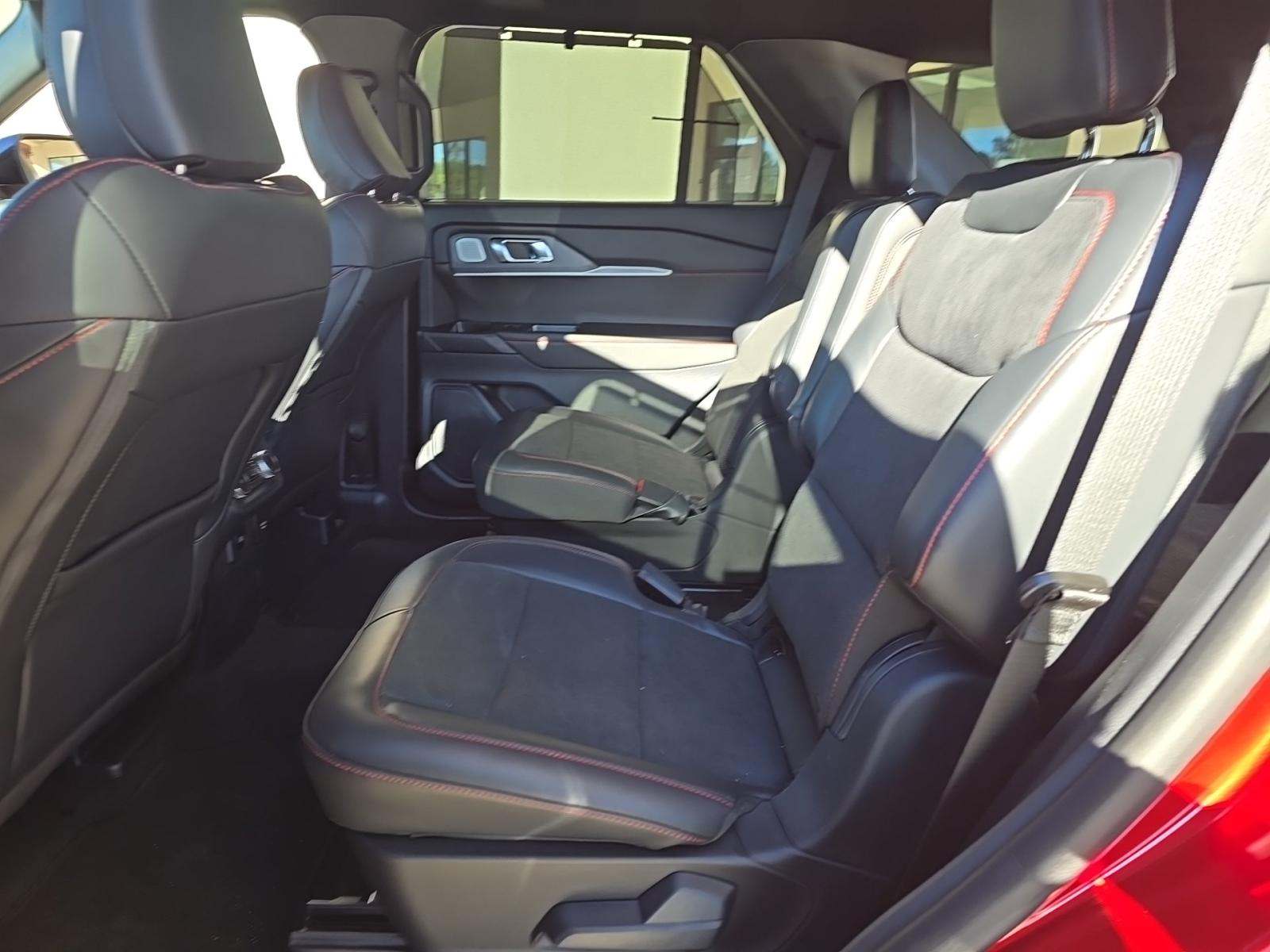 2025 Ford Explorer ST RWD