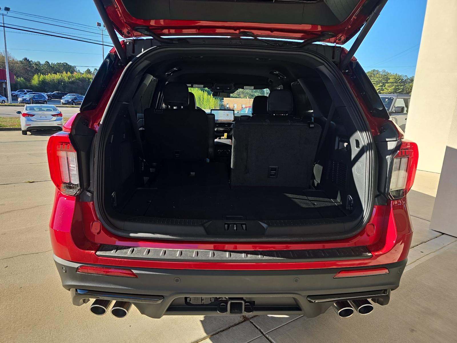 2025 Ford Explorer ST RWD