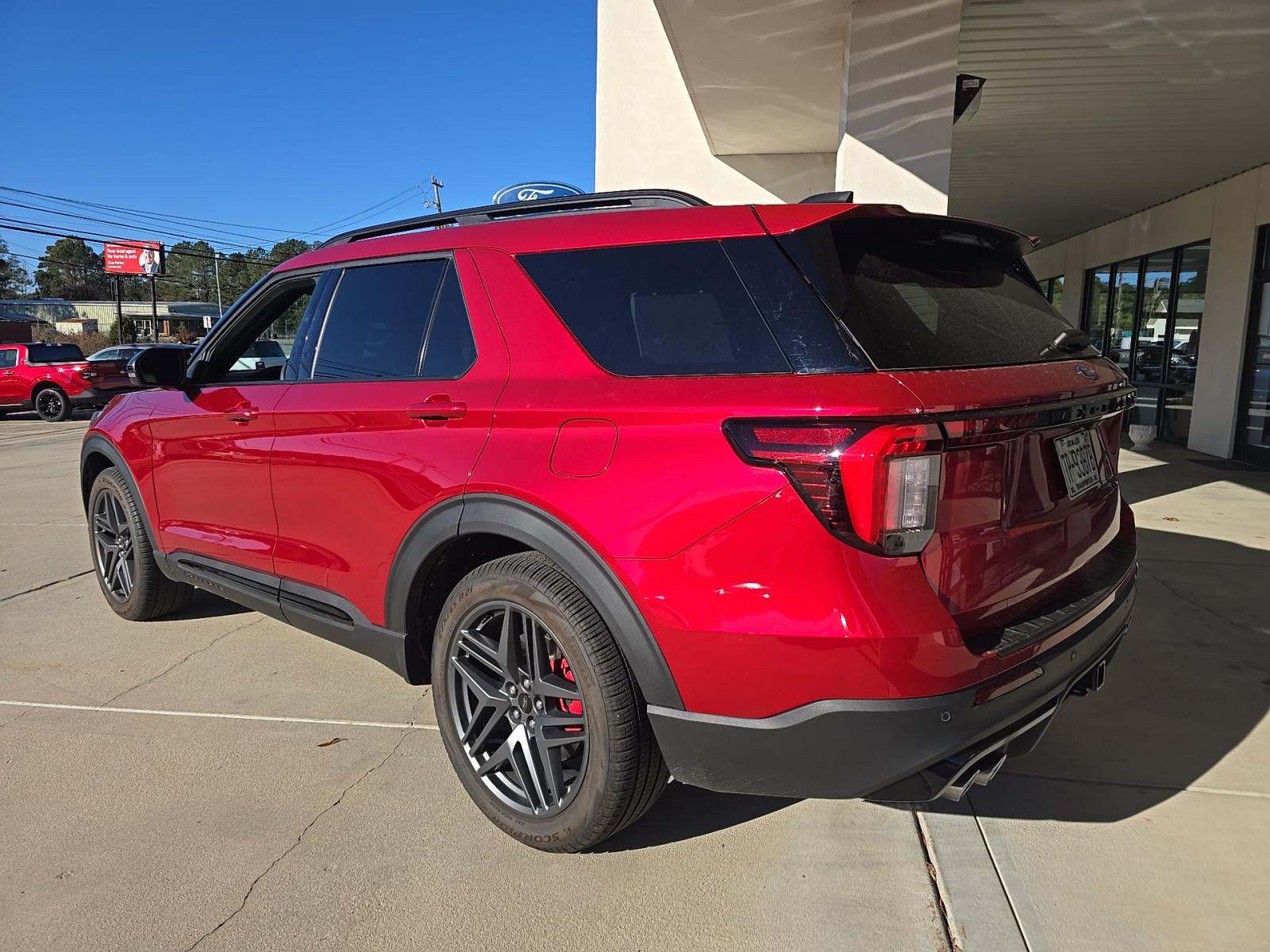 2025 Ford Explorer ST RWD