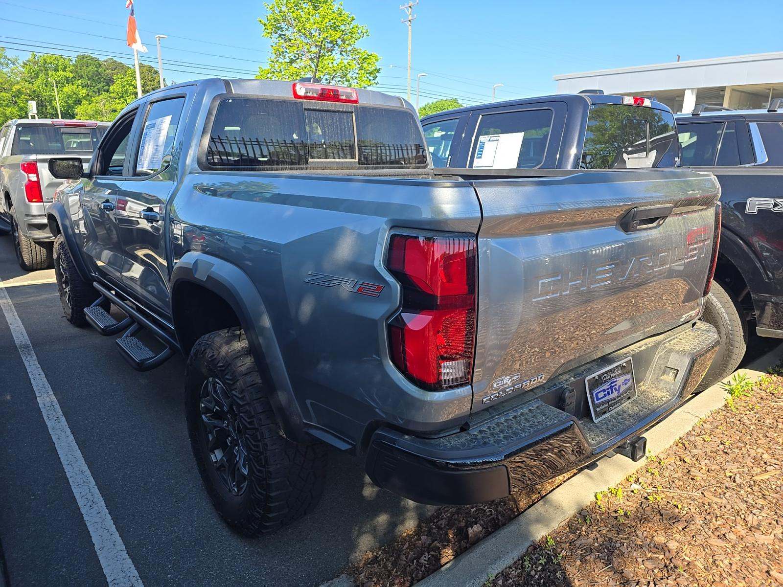 CHEVROLET SILVERADO - 2