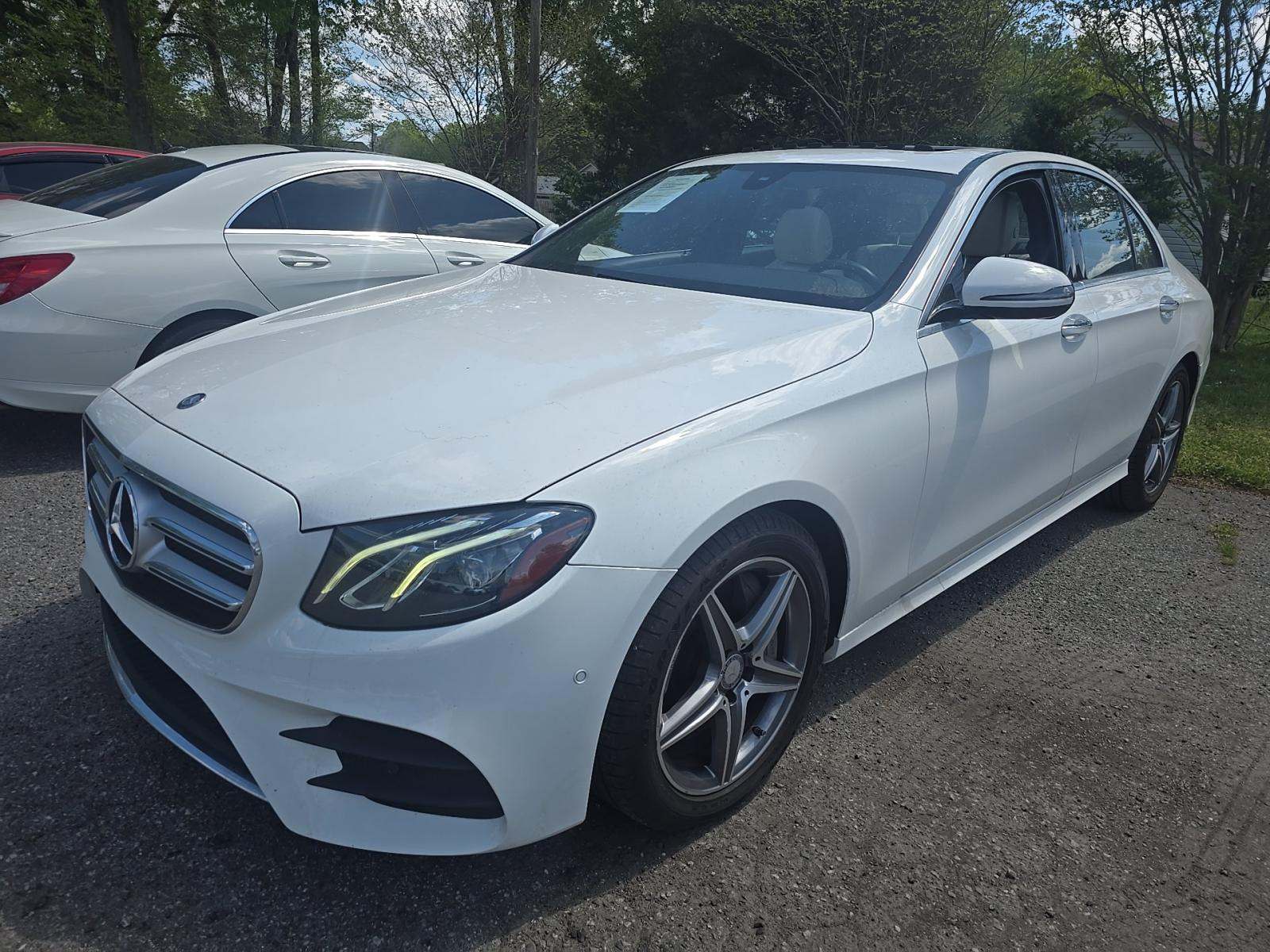 MERCEDES-BENZ E-CLASS - 1