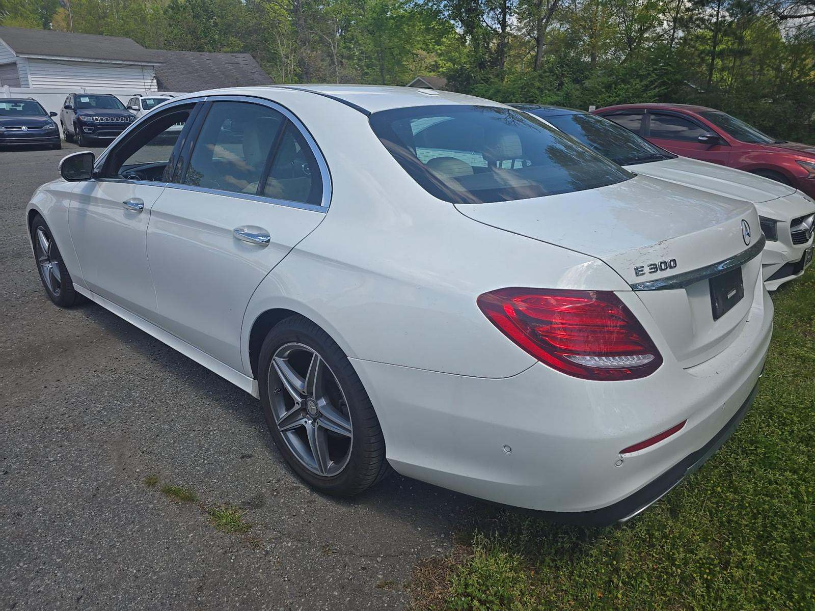 MERCEDES-BENZ E-CLASS - 2