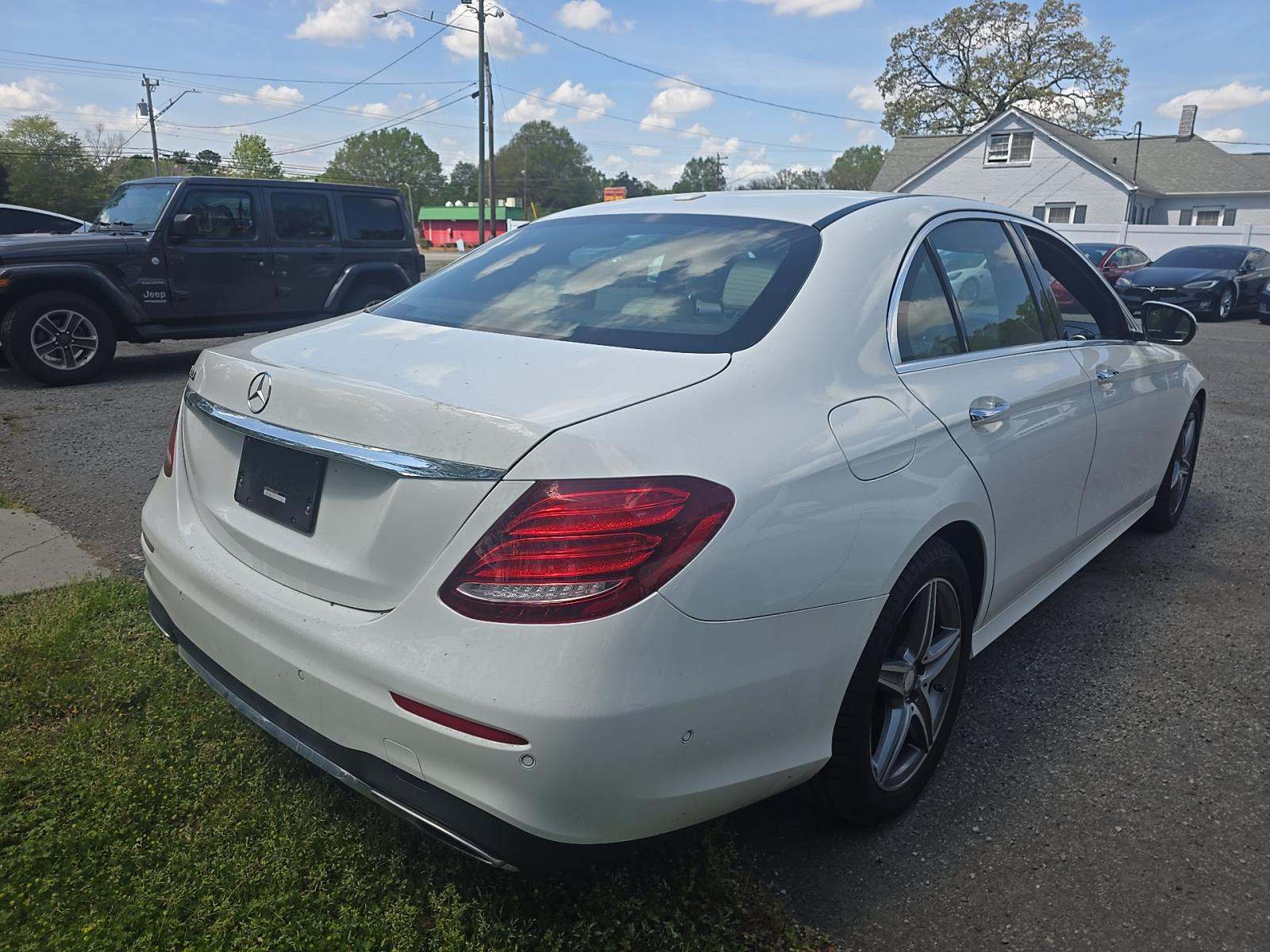 MERCEDES-BENZ E-CLASS - 3