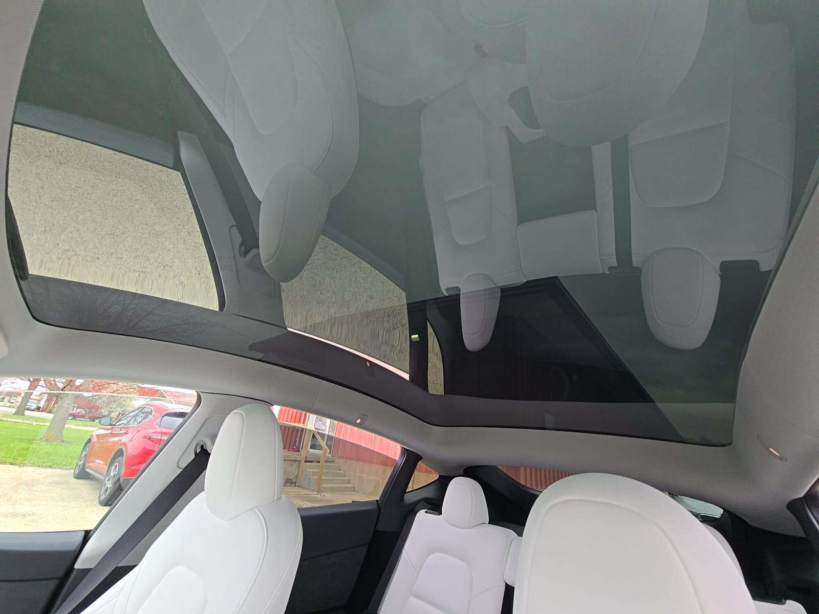 TESLA MODEL Y - 7
