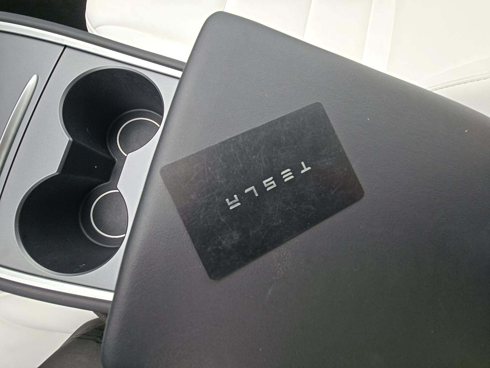 TESLA MODEL Y - 4