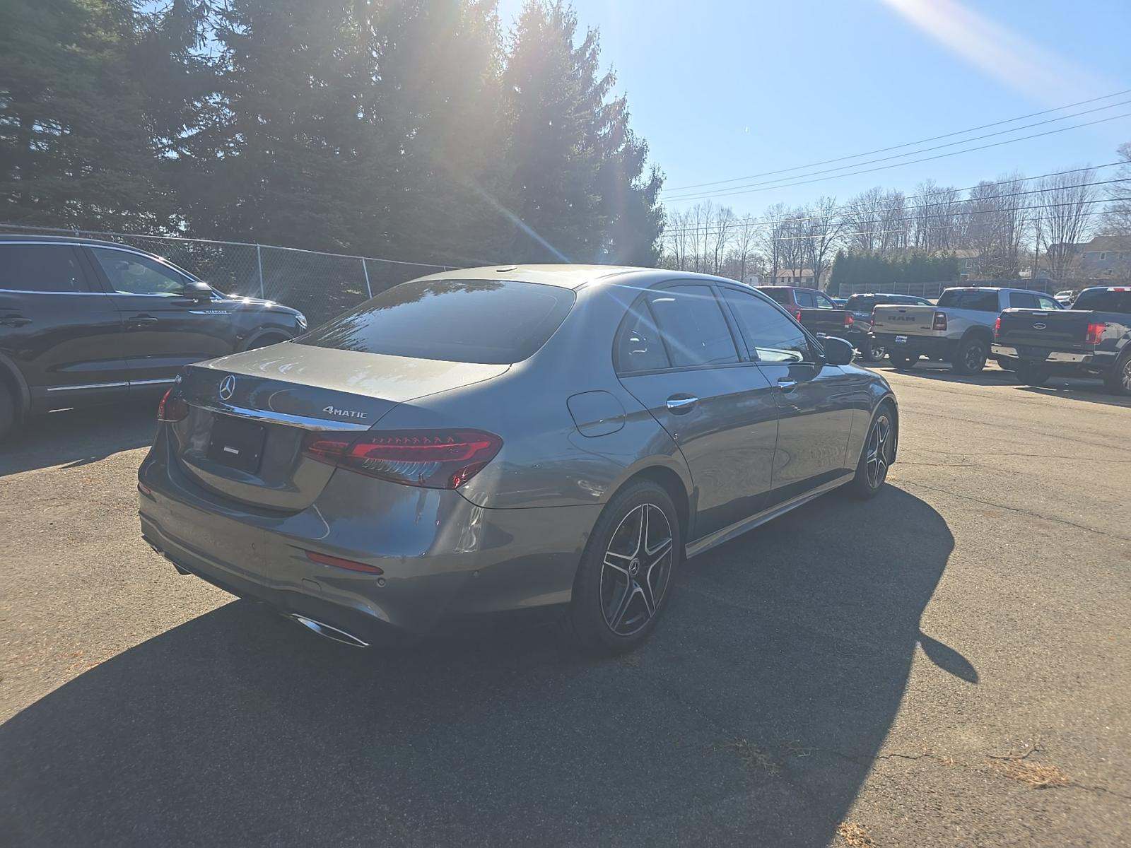 MERCEDES-BENZ E-CLASS - 3