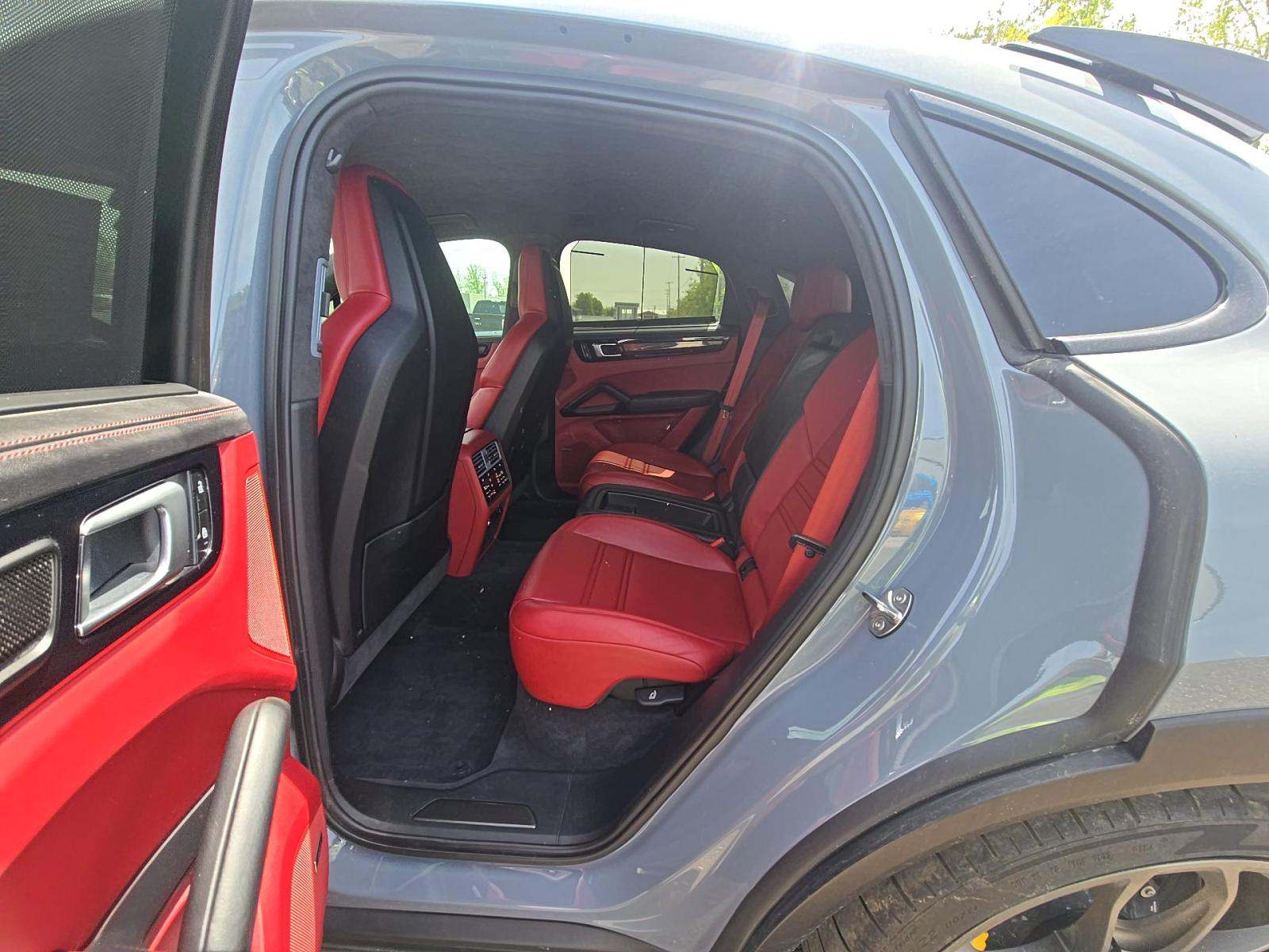 PORSCHE CAYENNE - 9