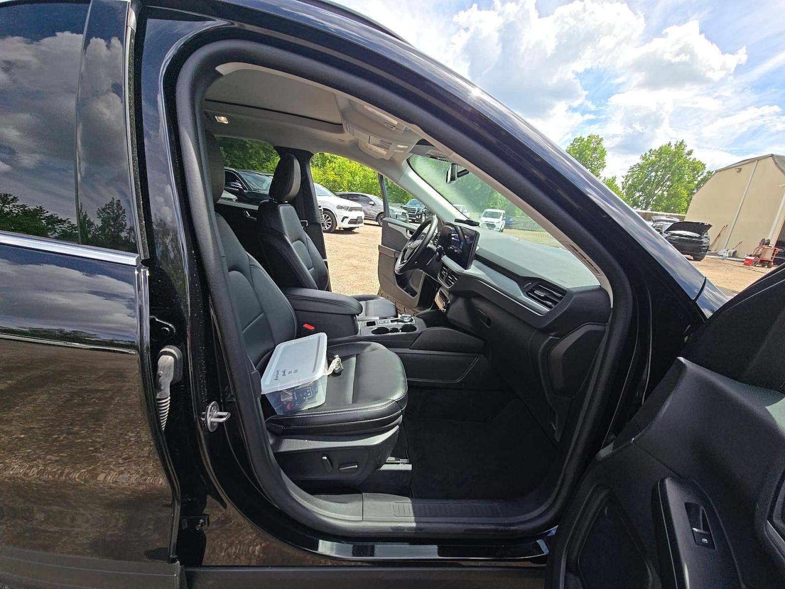 2025 Ford Escape Platinum AWD