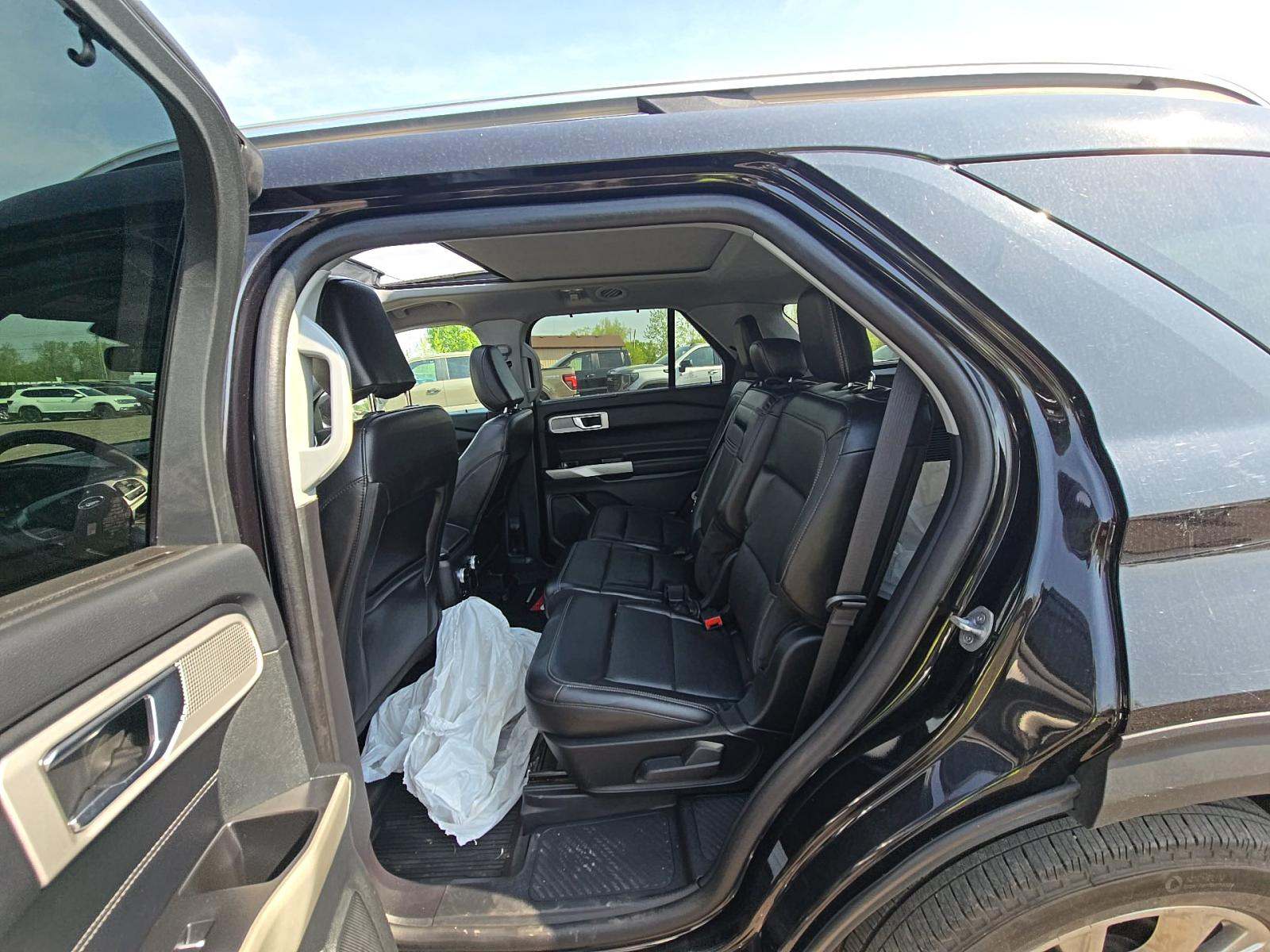 FORD EXPLORER - 9