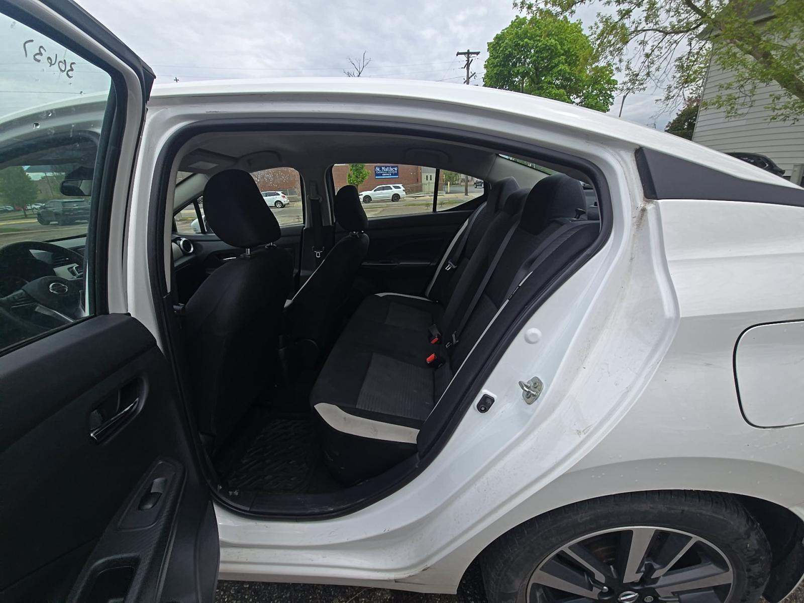 NISSAN VERSA - 9