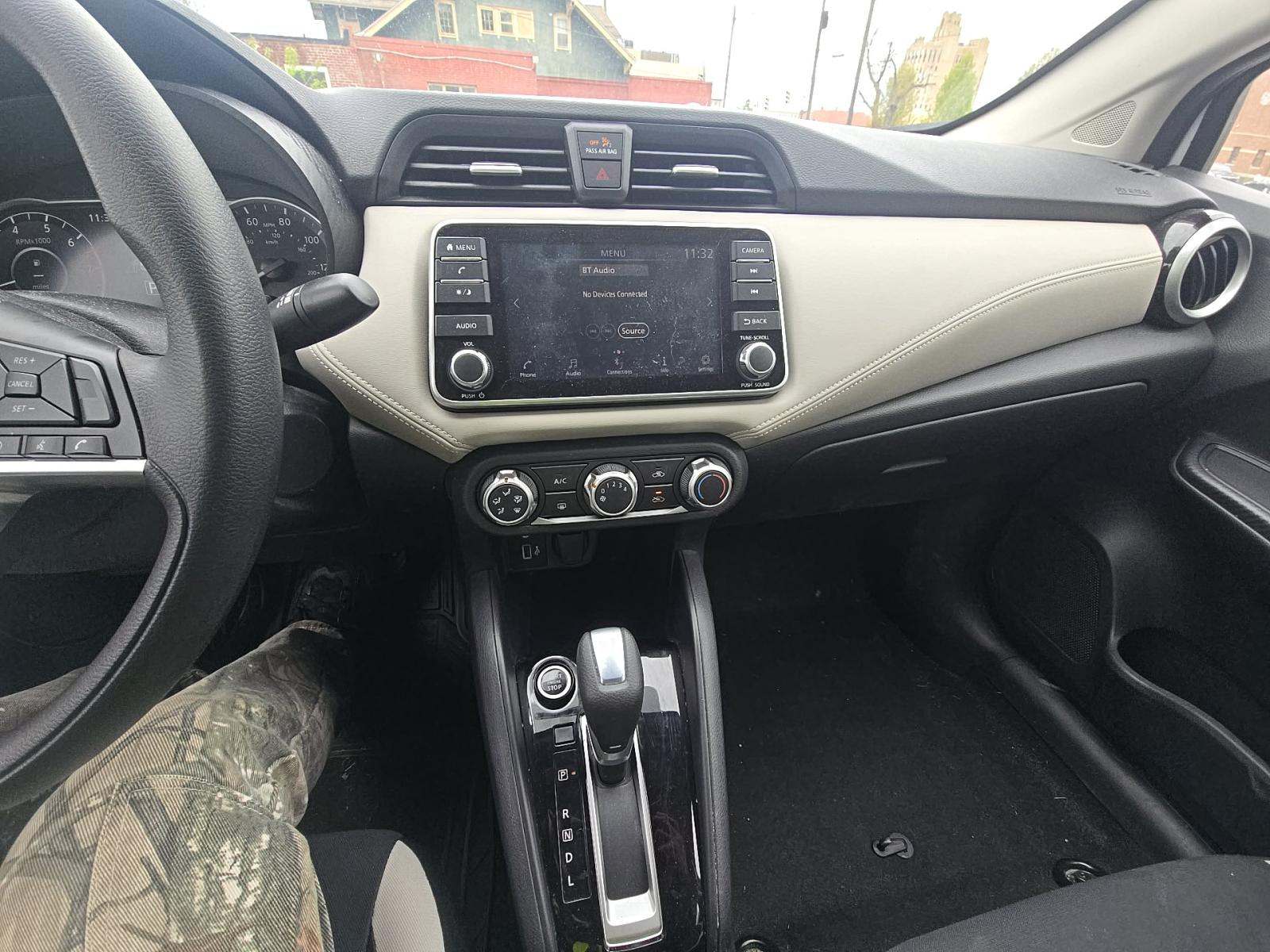 NISSAN VERSA - 6
