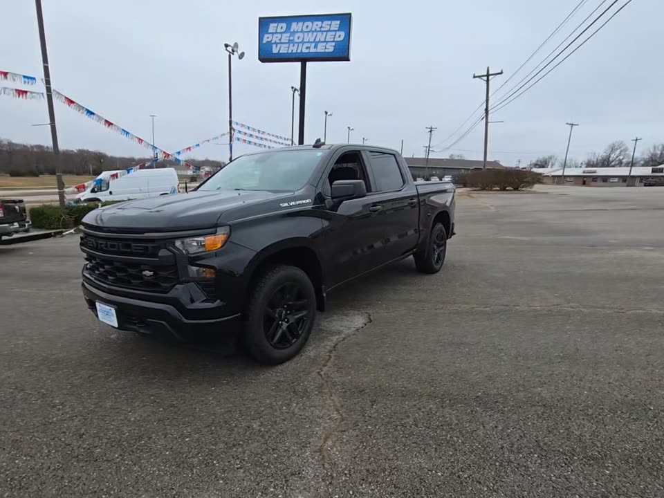 2022 Chevrolet Silverado 1500 Custom AWD