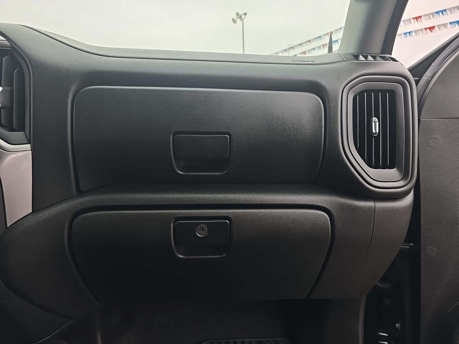 2022 Chevrolet Silverado 1500 Custom AWD