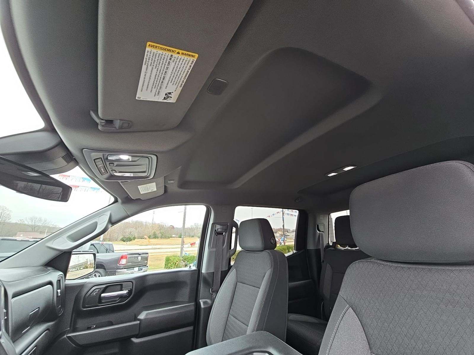 2022 Chevrolet Silverado 1500 Custom AWD