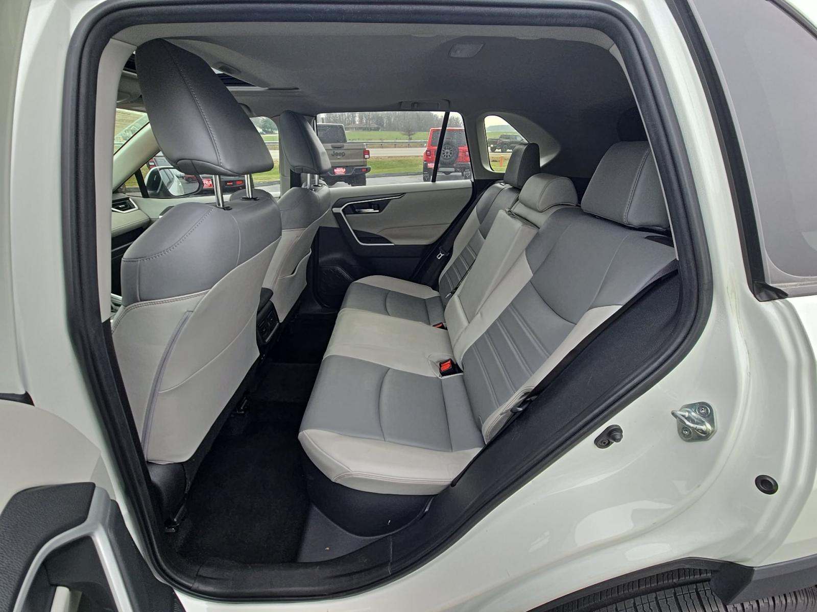 2022 Toyota RAV4 Hybrid XLE Premium AWD