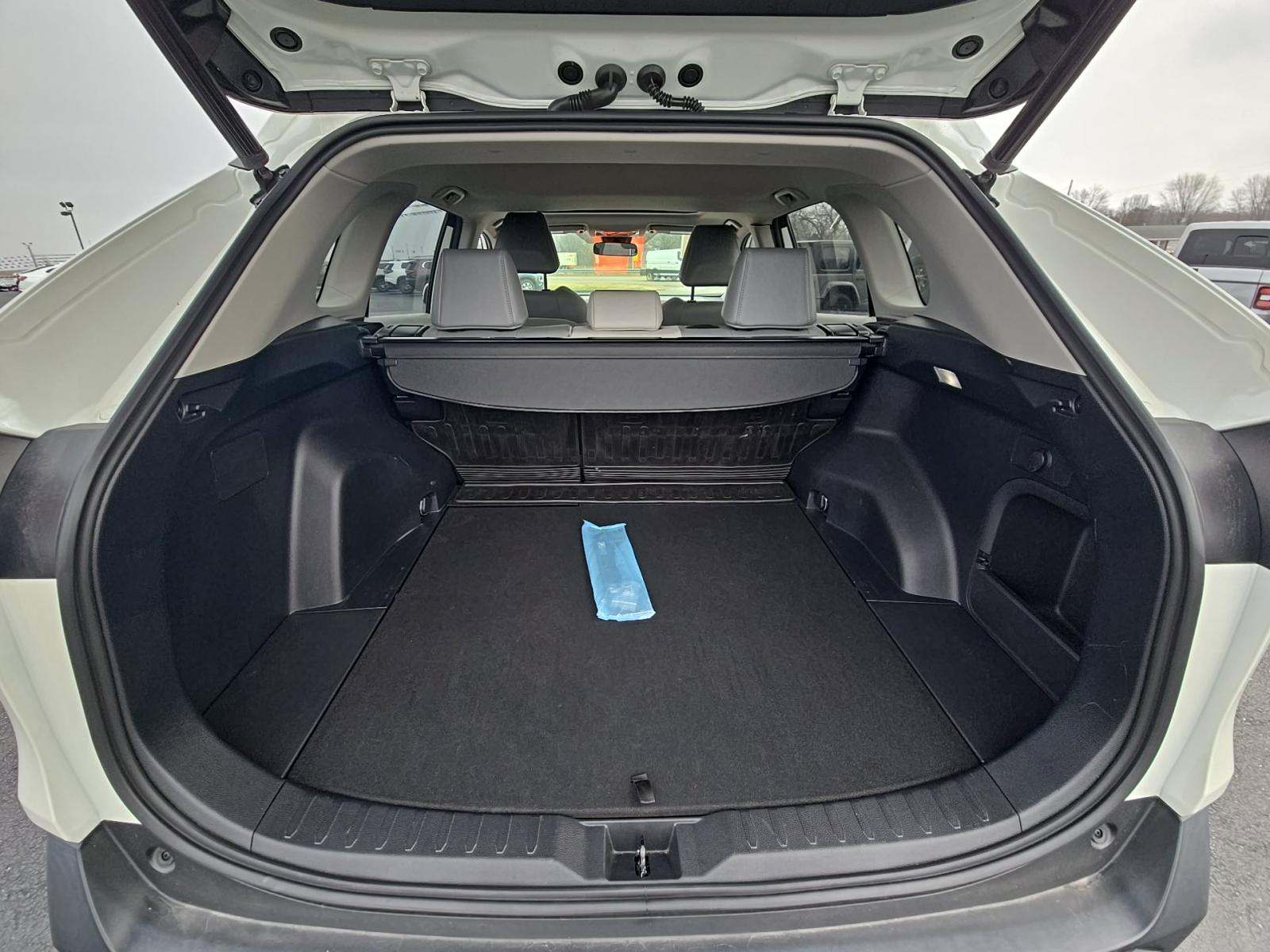 2022 Toyota RAV4 Hybrid XLE Premium AWD