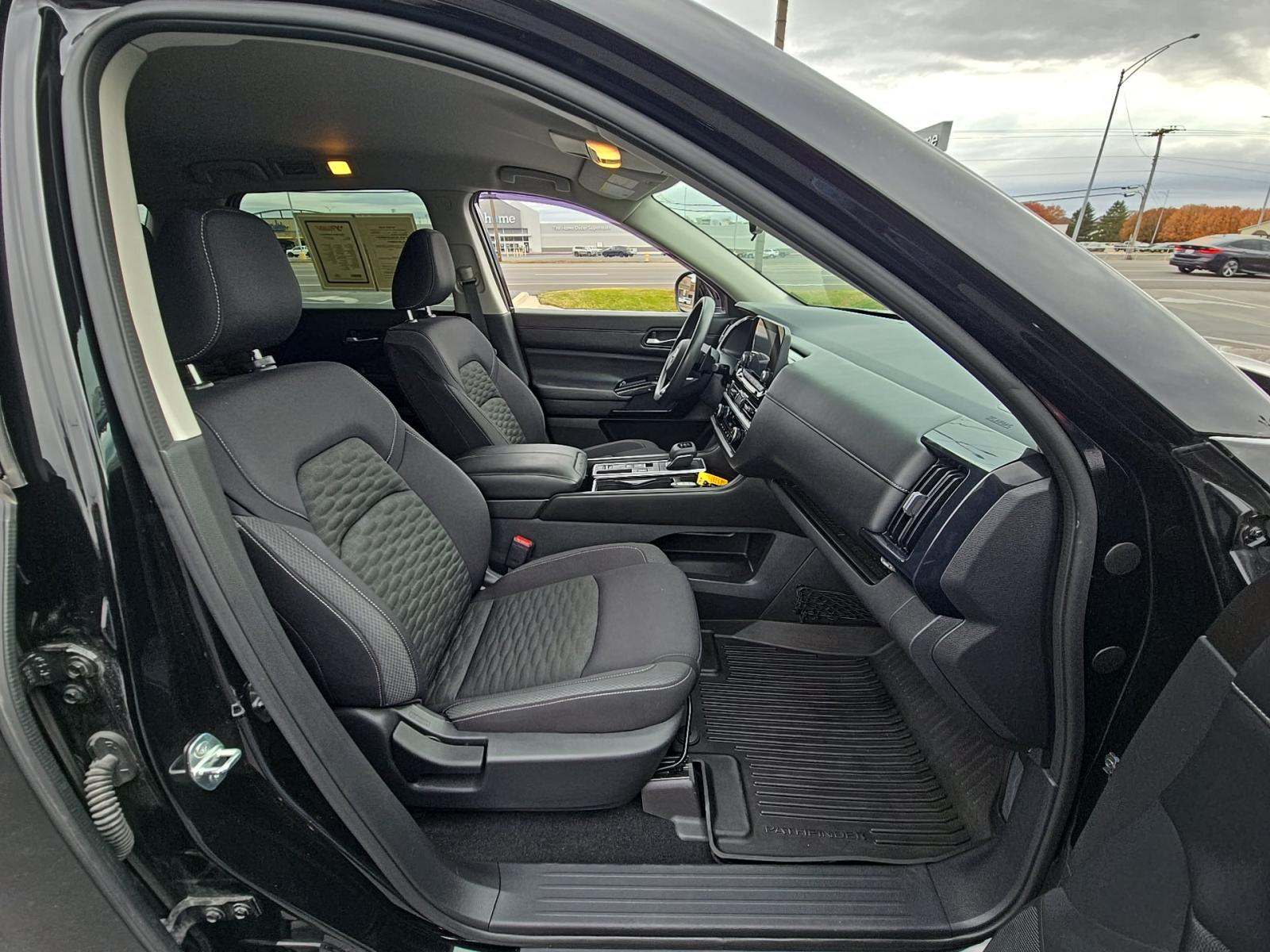 2022 Nissan Pathfinder S FWD