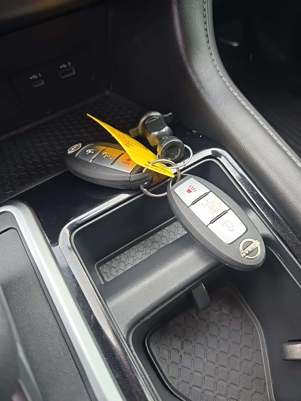 2022 Nissan Pathfinder S FWD